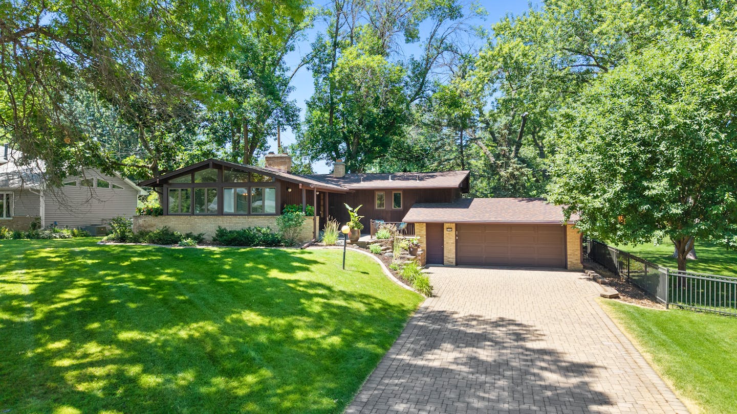 A midcentury modern gem in Fridley lists for $400,000