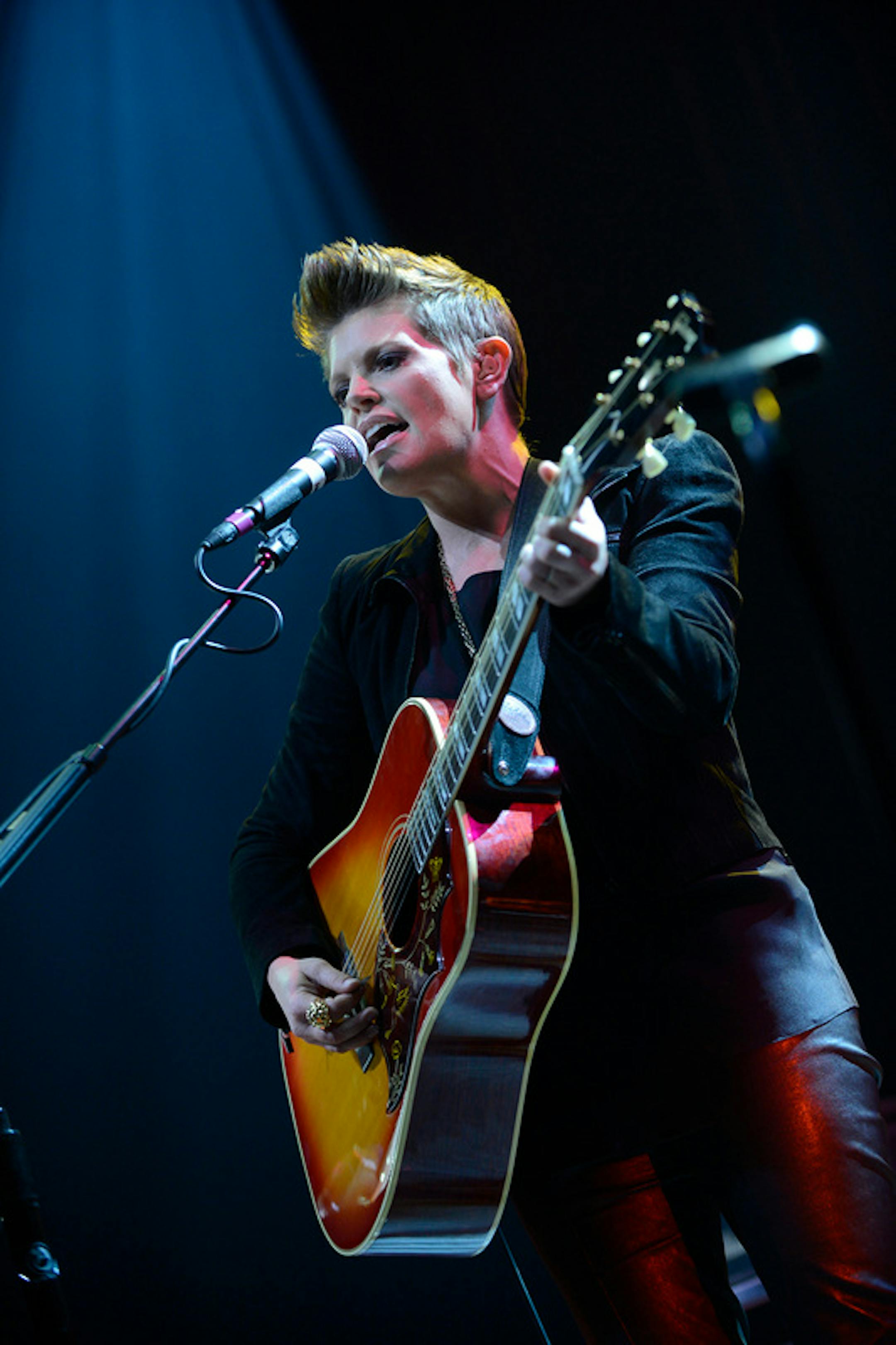 Natalie Maines' performed Wednesday to promote her debut solo album, due May 7. / Photos by Tony Nelson