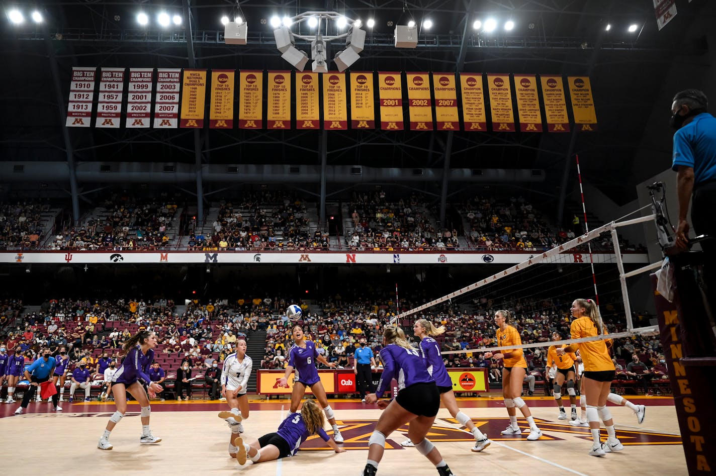 The St. Thomas Tommies struggled to keep the ball in play late in the third set against the University of Minnesota Gophers. ] AARON LAVINSKY • aaron.lavinsky@startribune.com