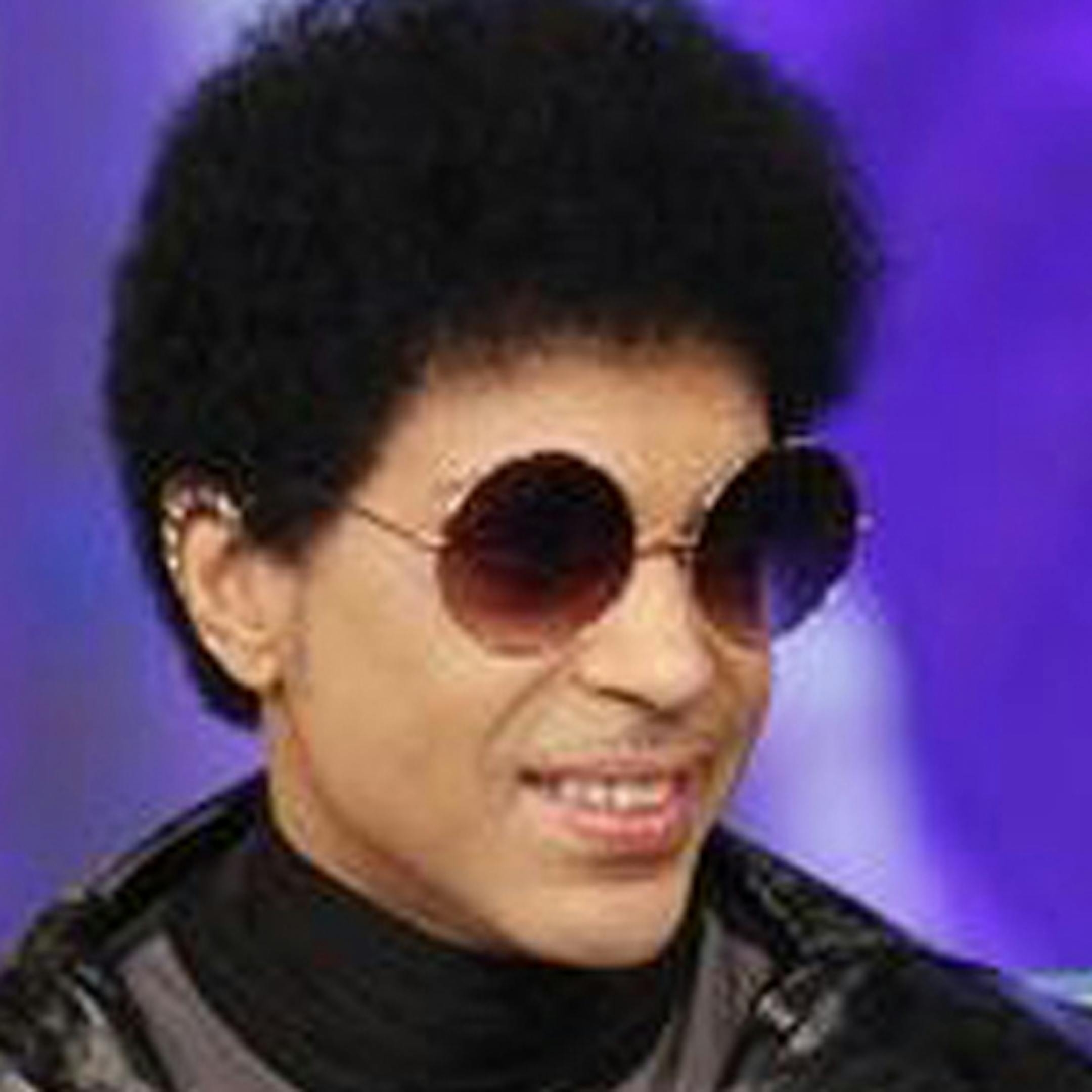 THE VIEW - (9.17.12) Music superstar Prince appeared with actress Rosario Dawson and civil rights attorney/activist Van Jones today on "The View." "The View" airs Monday-Friday (11:00 am-12:00 pm, ET) on the ABC Television Network. (ABC/Heidi Gutman) PRINCE ORG XMIT: MIN2013011817511356 ORG XMIT: MIN1302280847290005