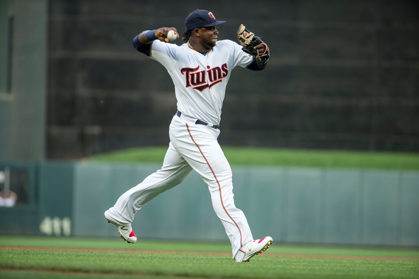 Twins third baseman Miguel Sano made a fielding play against the Indians on Tuesday that reminded longtime baseball observers of former Orioles standout Brooks Robinson.