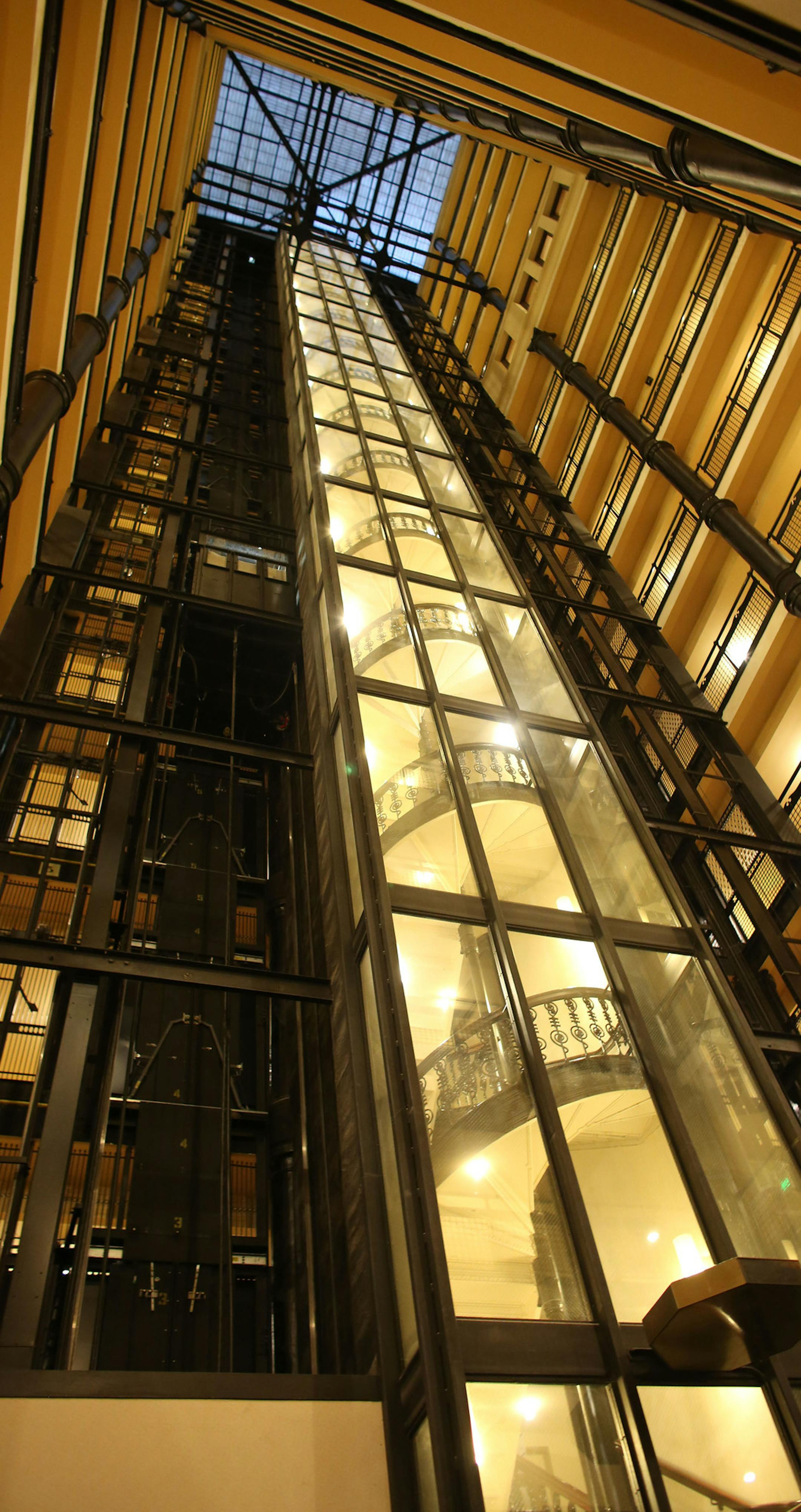 The atrium in the Pioneer building for residents in St Paul Wednesday, January 8, 2014. ] (KYNDELL HARKNESS/STAR TRIBUNE) kyndell.harkness@startribune.com