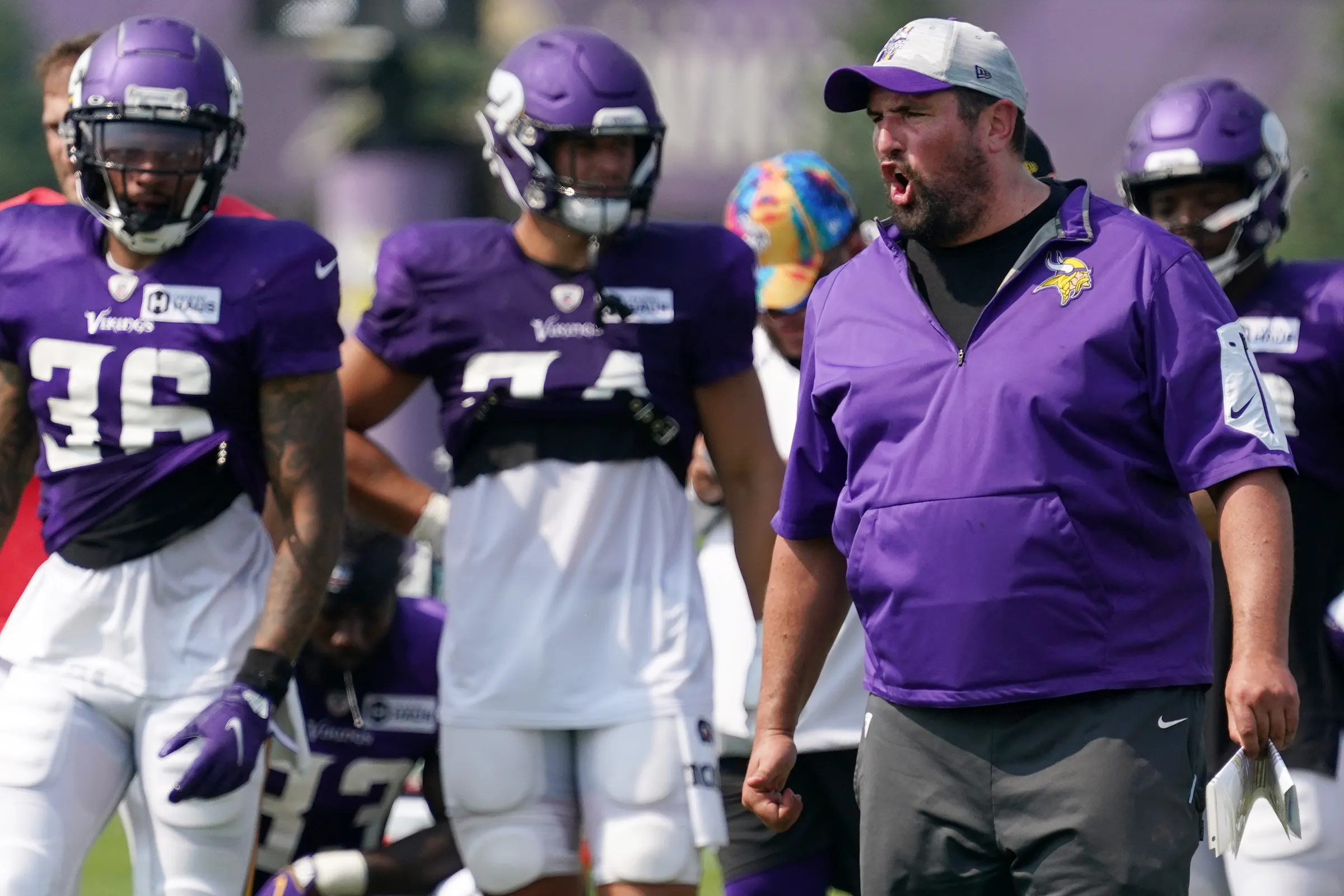 Details and decibels define new Vikings offensive line coach Phil Rauscher