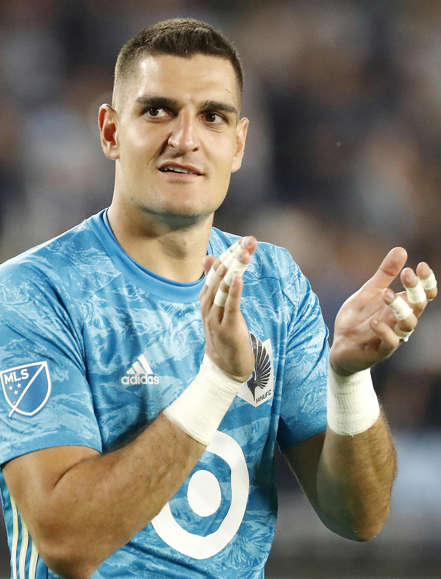 Minnesota United goalkeeper Vito Mannone (1) clapped for the fans after their win. ] LEILA NAVIDI &#x2022; leila.navidi@startribune.com BACKGROUND INFORMATION: Minnesota United plays against the Colorado Rapids at Allianz Field in St. Paul on Wednesday, August 14, 2019. Minnesota United won the game 1-0. ORG XMIT: MIN1908142151382862