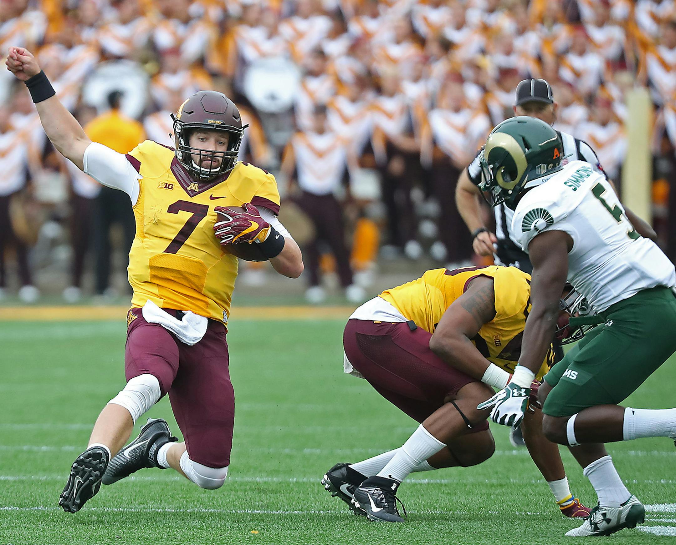 Minnesota's quarterback Mitch Leidner carried the ball for a first down in the fourth quarter as the Gophers took on Colorado State at TCF Bank Stadium, Saturday, September 24, 2016 in Minneapolis, MN. ] (ELIZABETH FLORES/STAR TRIBUNE) ELIZABETH FLORES &#x2022; eflores@startribune.com