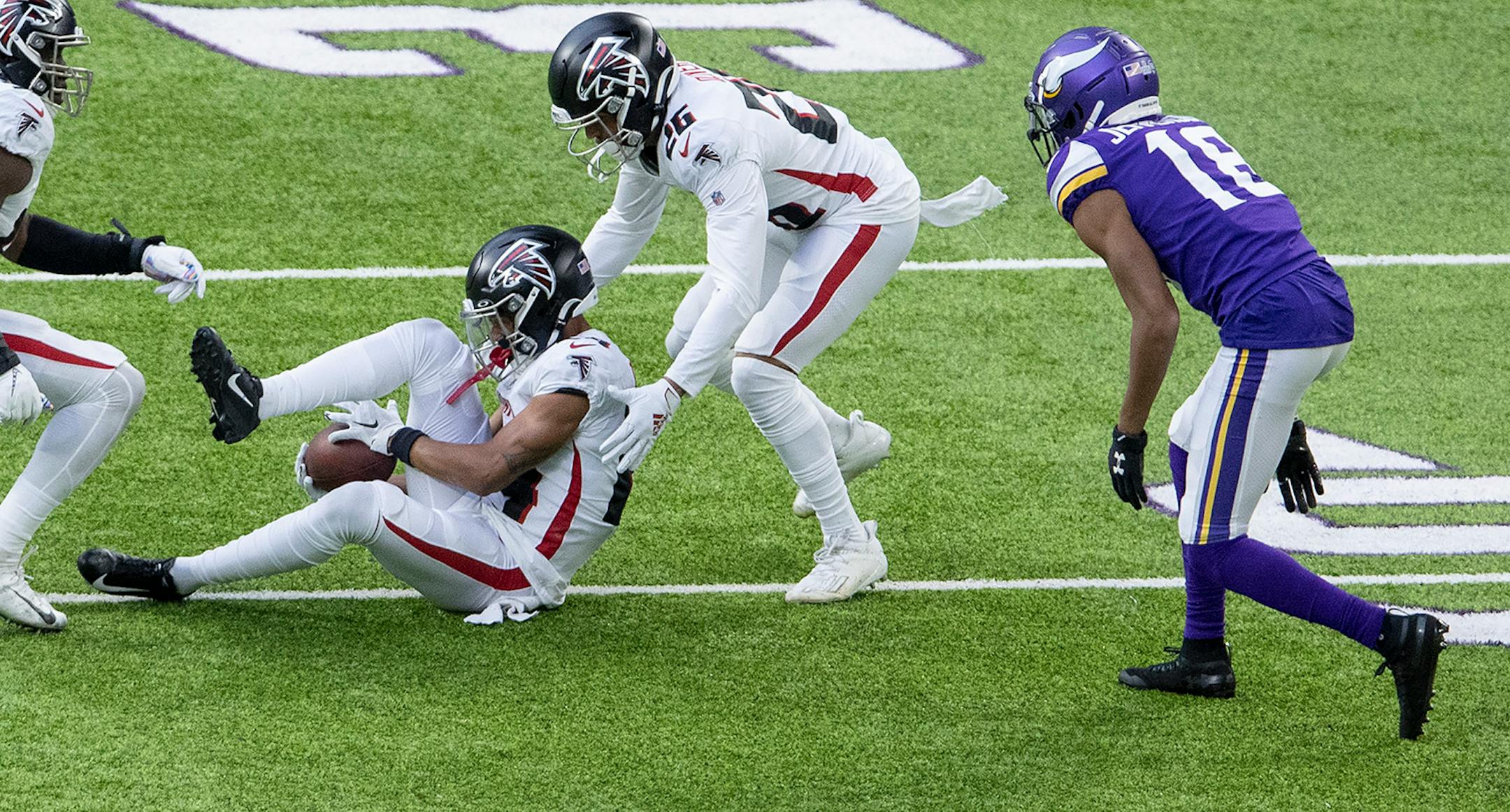 A.J. Terrell (24) of the Atlanta Falcons intercepted a Kirk Cousins pass in the second quarter.