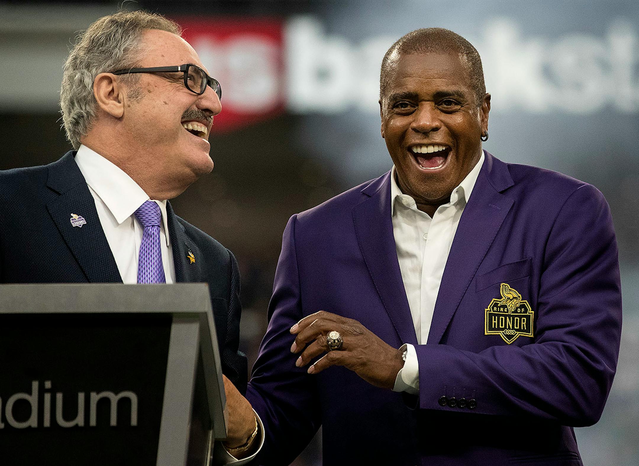Ahmad Rashad joked with Minnesota Vikings owner Zygi Wilf during his induction into the Vikings ring of honor.