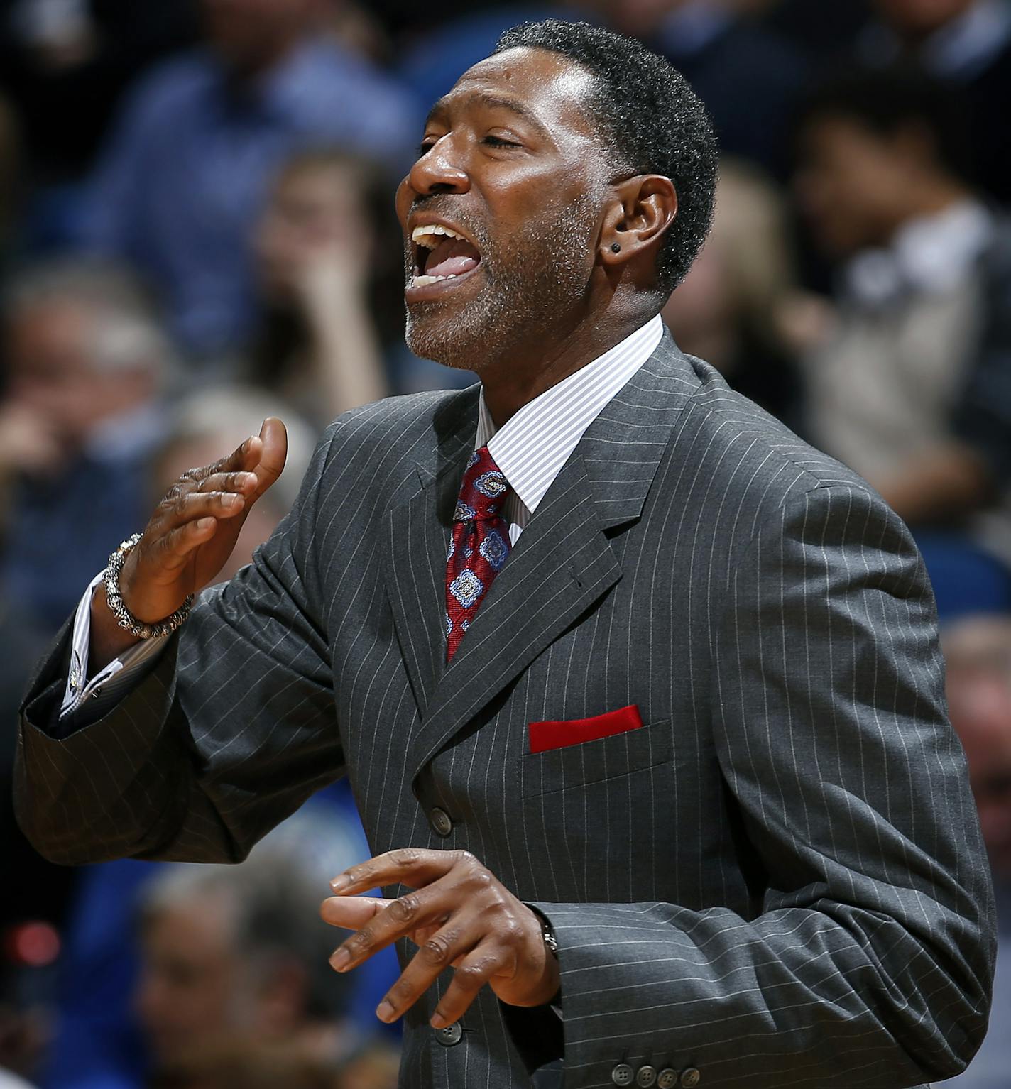 Minnesota Timberwolves coach Sam Mitchell in the third quarter. Mitchell filled in for head coach Flip Saunders who was absent due to illness. ] CARLOS GONZALEZ cgonzalez@startribune.com, January 5, 2015, Minneapolis, Minn., Target Center, NBA, Minnesota Timberwolves vs. Denver Nuggets