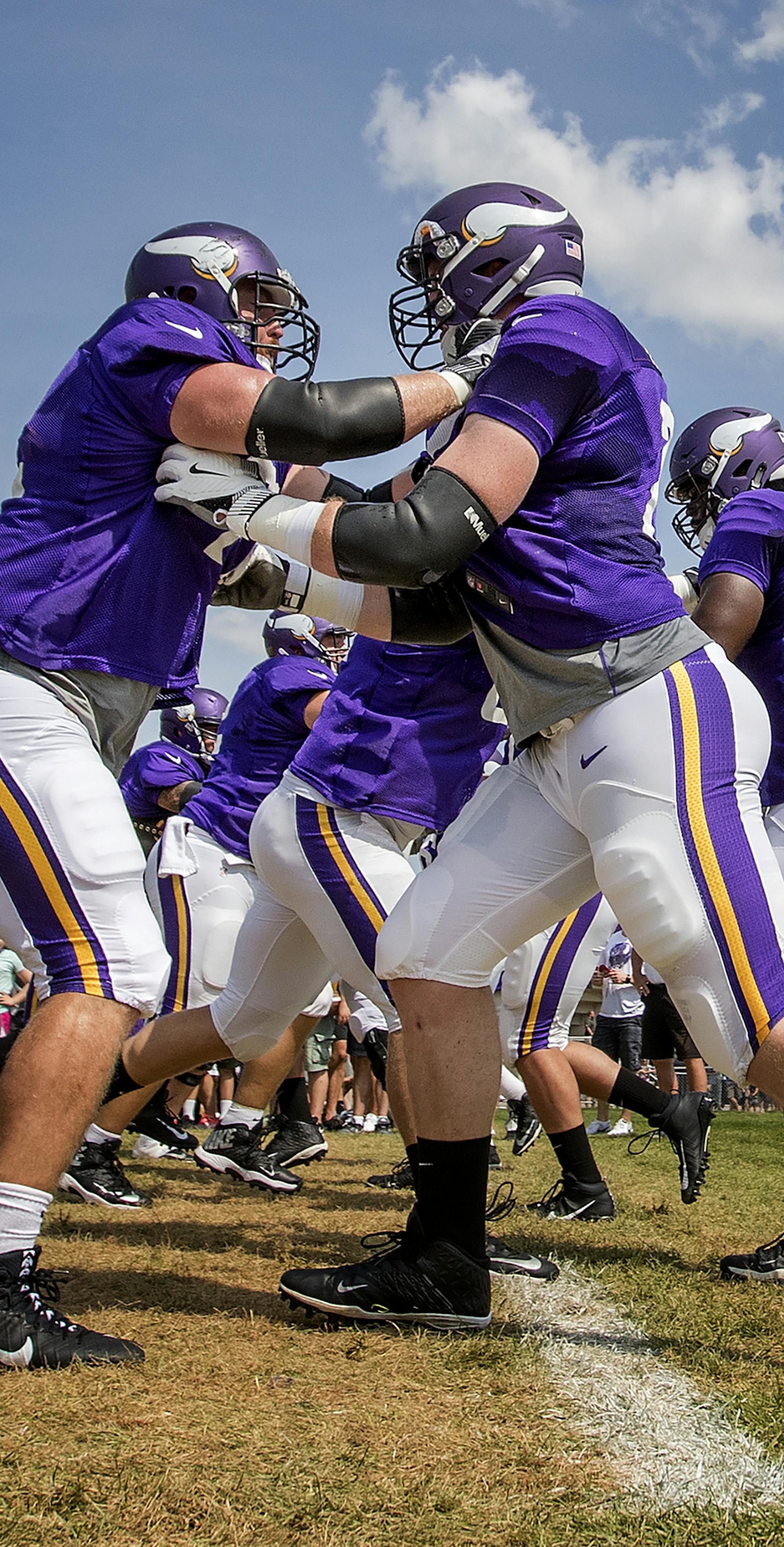 Minnesota Vikings offensive lineman conducted drills during the afternoon practice. ] CARLOS GONZALEZ &#xef; cgonzalez@startribune.com - August 2, 2017, Mankato, MN, Minnesota State University Mankato, Minnesota Vikings Training Camp, NFL