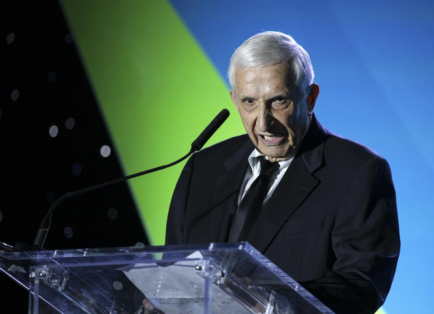 Star Tribune columnist Sid Hartman was inducted into the Minnesota Sports Hall of Fame Wednesday night at U.S. Bank Stadium, Hartman was given the lifetime achievement award at the second annual Minnesota Sports Awards, a gala that celebrates the best of sports in Minnesota over the past year. ] BRIAN PETERSON &#xef; brian.peterson@startribune.com
Minneapolis, MN 10/24/2018