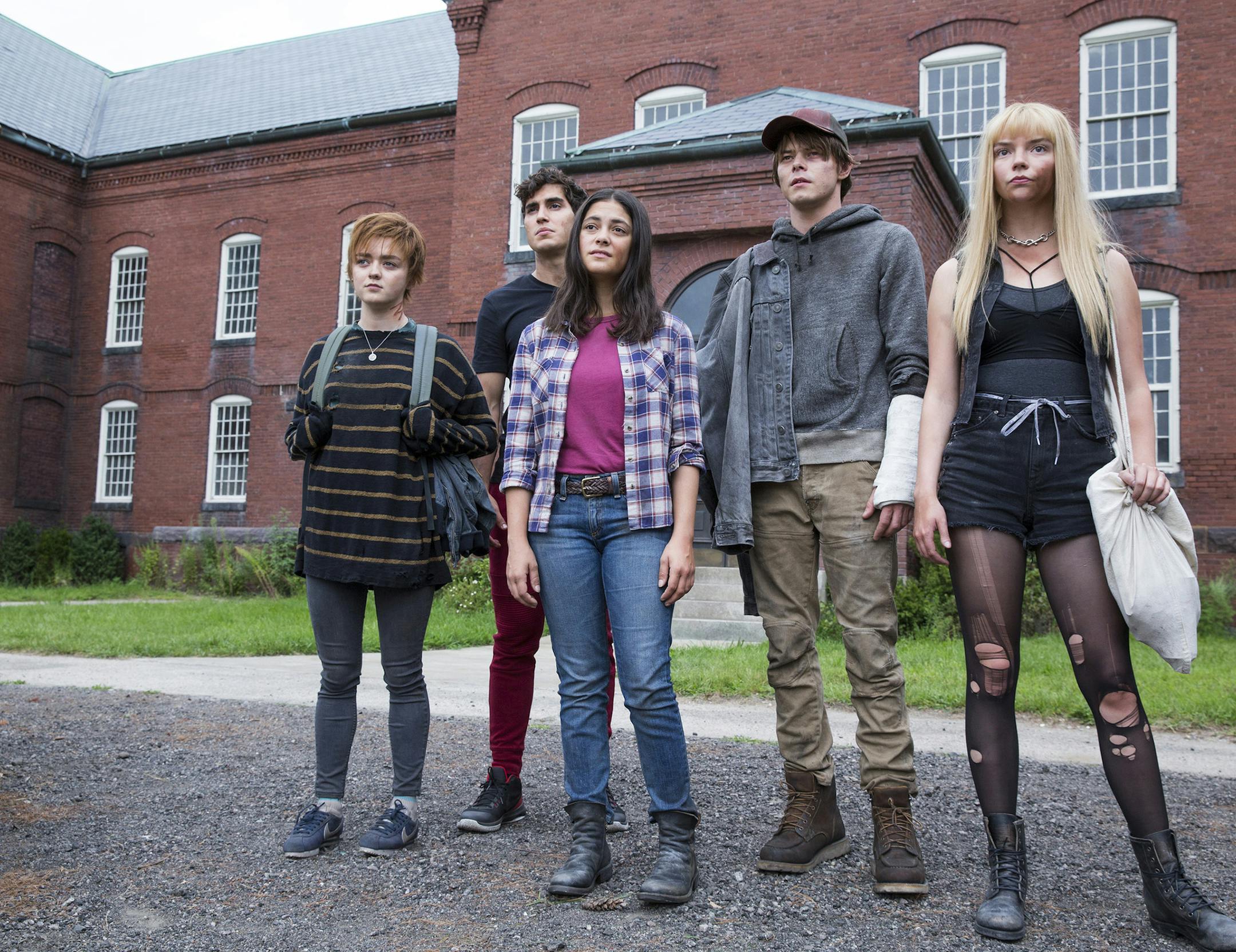 "The New Mutants" stars (from left) Maisie Williams, Henry Zaga, Blu Hunt, Charlie Heaton and Anya Taylor-Joy. (Twentieth Century Fox Film Corporation) ORG XMIT: 1758276
