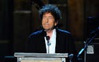 A writer is finding parts of Bob Dylan's Nobel lecture looking similar to certain passages from SparkNotes.