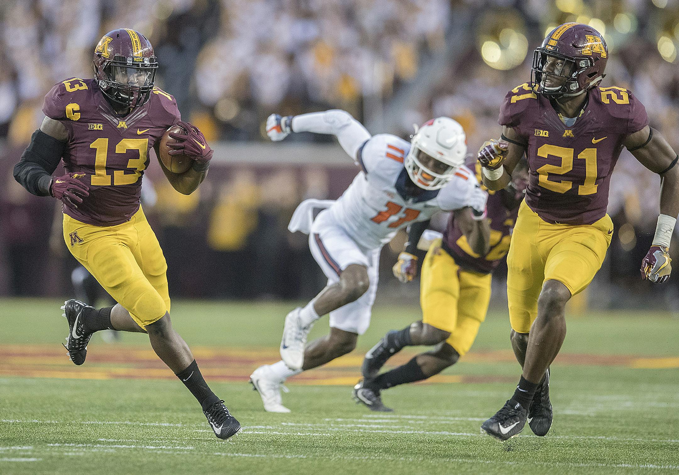 Minnesota's linebacker Jonathan Celestin ran with the ball for a touchdown after intercepting it during the fourth quarter as the Gophers took on Illinois at TCF Bank Stadium, Saturday, October 21, 2017 in Minneapolis, MN. ] ELIZABETH FLORES ï liz.flores@startribune.com