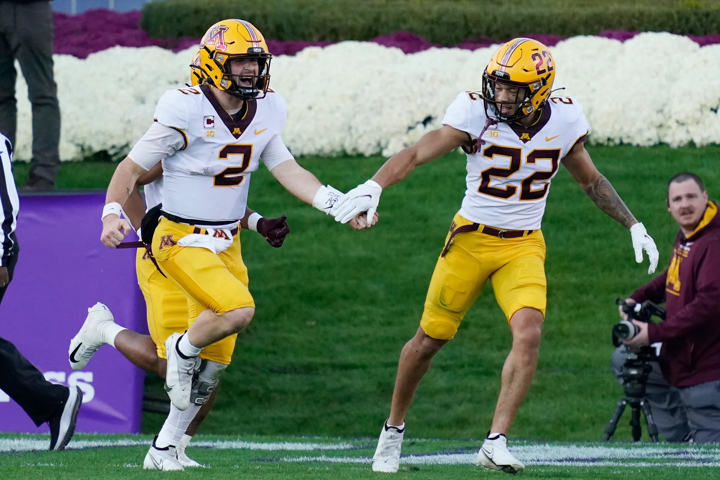 Three Gophers takeaways: A mad dash, a rushing linebacker and getting ...