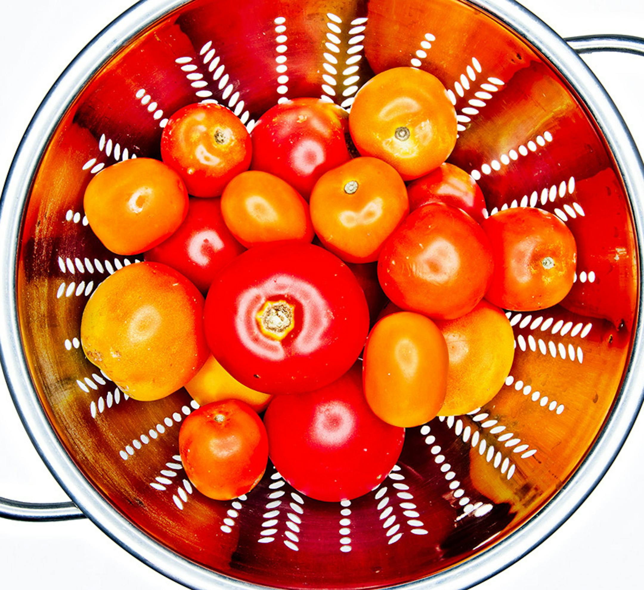 Almost a lost art, canning has come back in style as more people get into vegetable gardening. The interest in farmers markets and pick-your-own farms also fuels this trend as consumers want to preserve their own food. (Manny Crisostomo/Sacramento Bee/MCT) ORG XMIT: 1108596