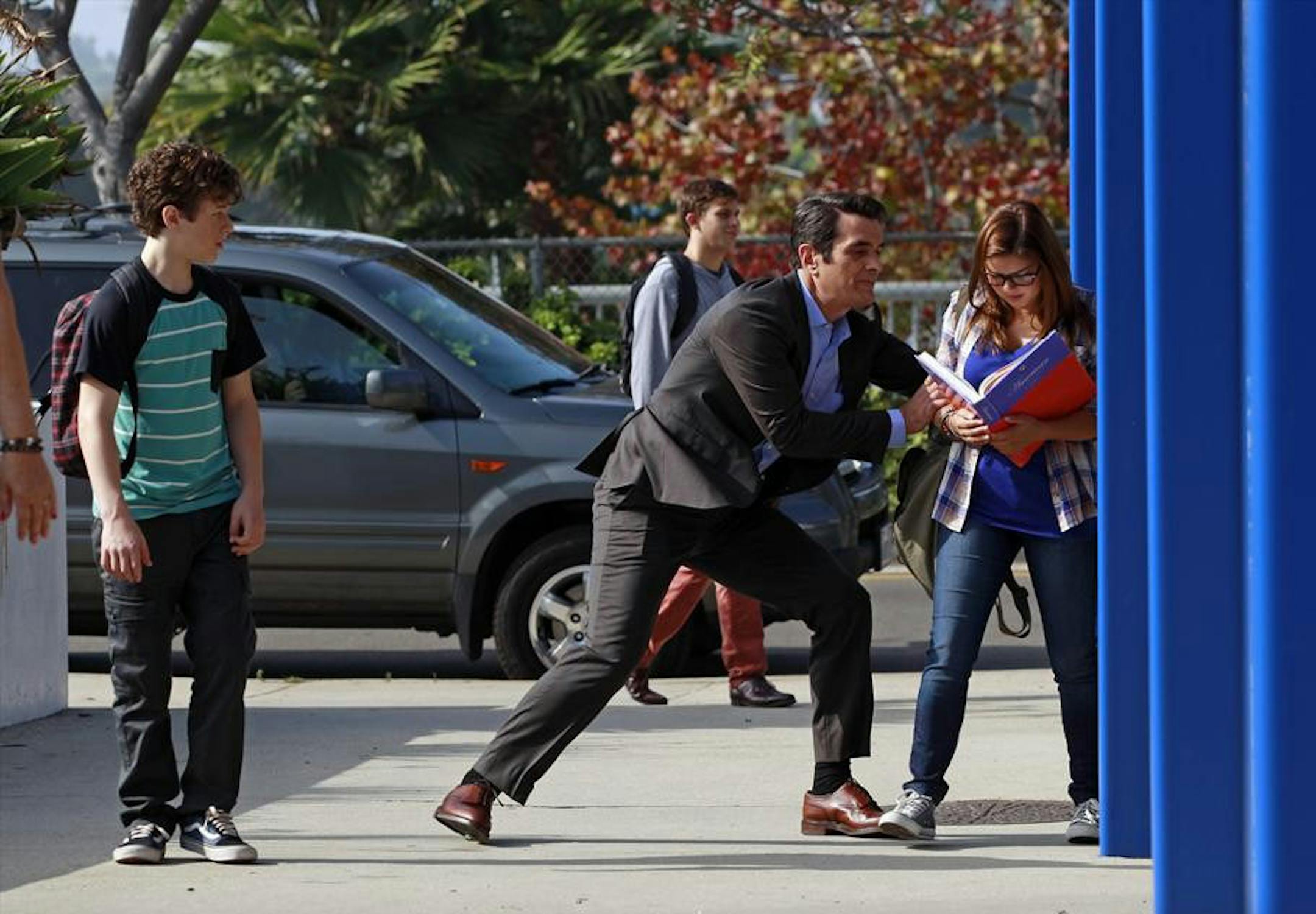 MODERN FAMILY - "First Days" - ABC's acclaimed hit comedy, "Modern Family," returns for its fifth season with a special one-hour event, WEDNESDAY, SEPTEMBER 25 (9:00-10:00 p.m., ET) on the ABC Television Network. In the second half-hour - "First Days" -- Luke and Manny have their first day at high school, which proves to be harder for Phil and Gloria than for the boys. Elsewhere, Claire makes her big return to the workforce at Jay's closet company and is a little rusty on her first day, and Cam