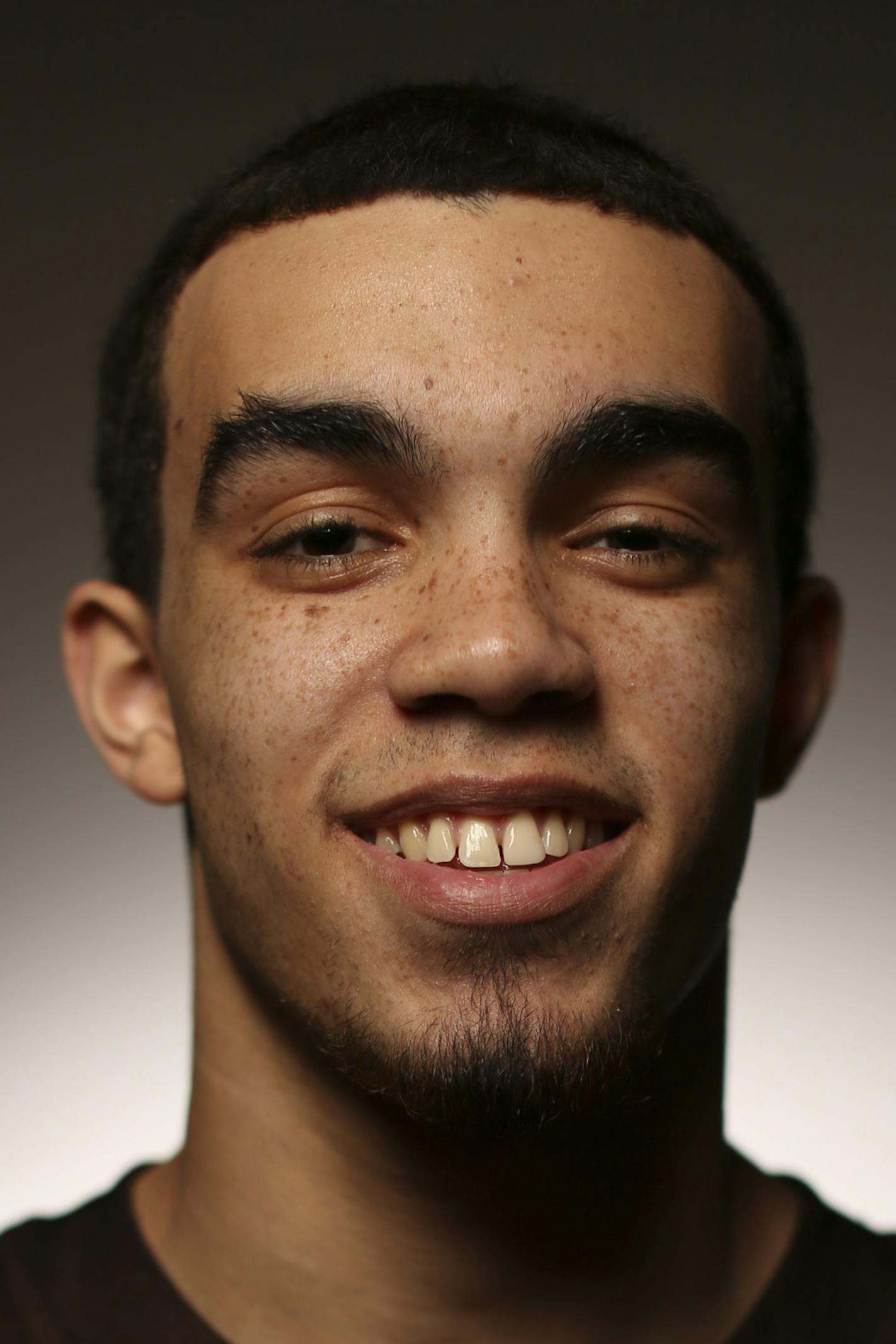 Tyus Jones, Apple Valley basketball