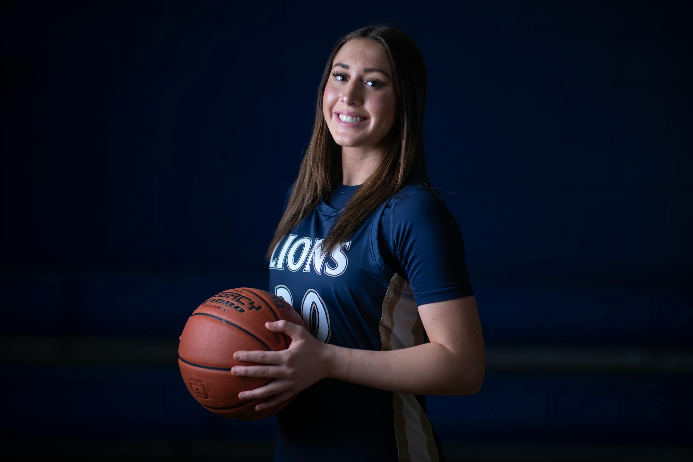 Basketball star Maddyn Greenway, daughter of ex-Vikings linebacker Chad, commits to Kentucky