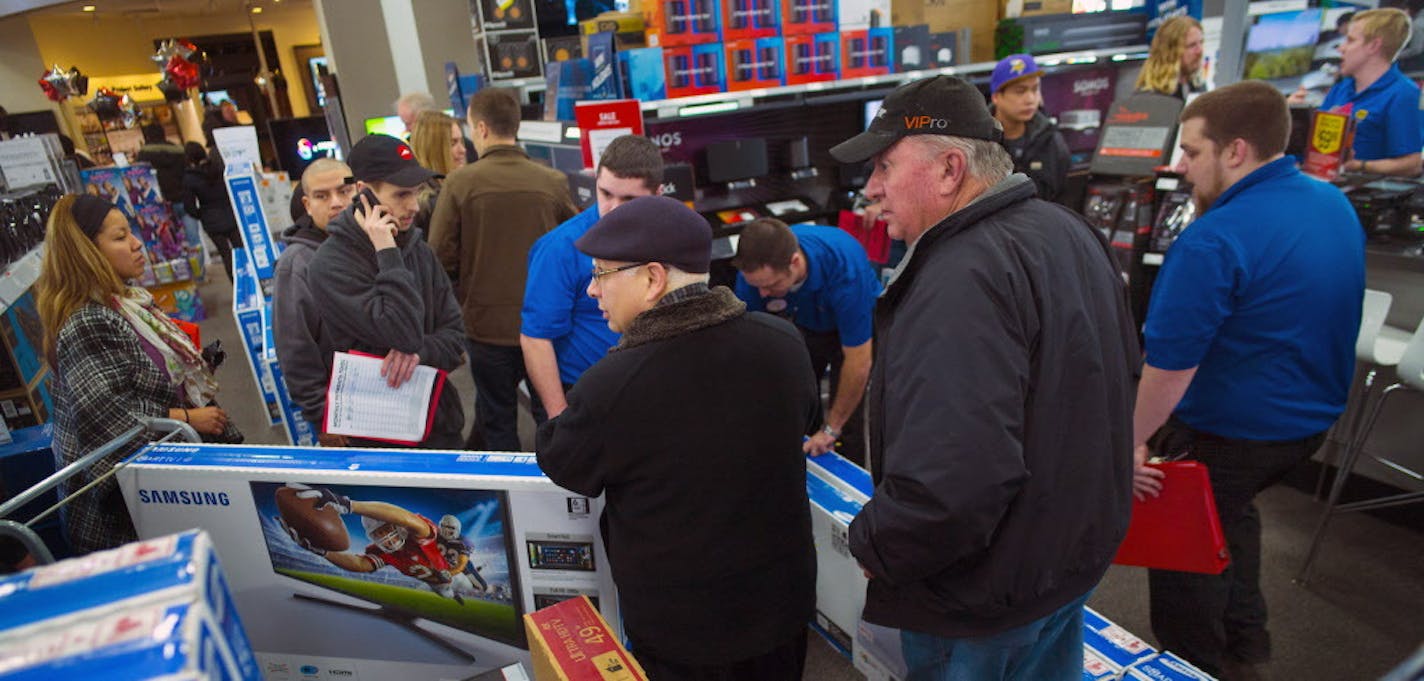 At the Ridgedale Best Buy in Minnetonka, sales were brisk, especially for tv sets when the doors opened for Black Friday .]Richard Tsong-Taatarii/rtsong-taatarii@startribune.com