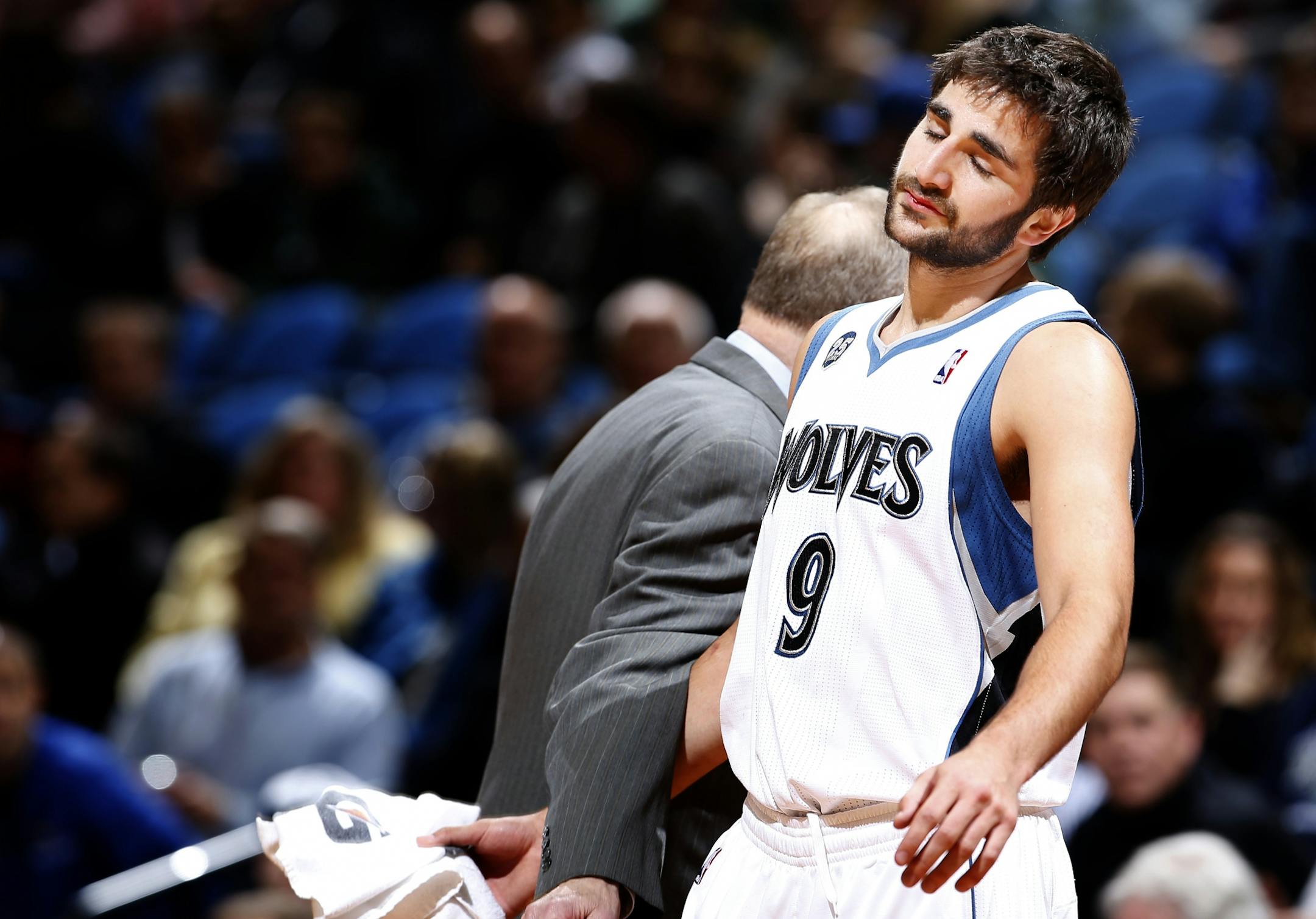 Minnesota Timberwolves guard Ricky Rubio (9).