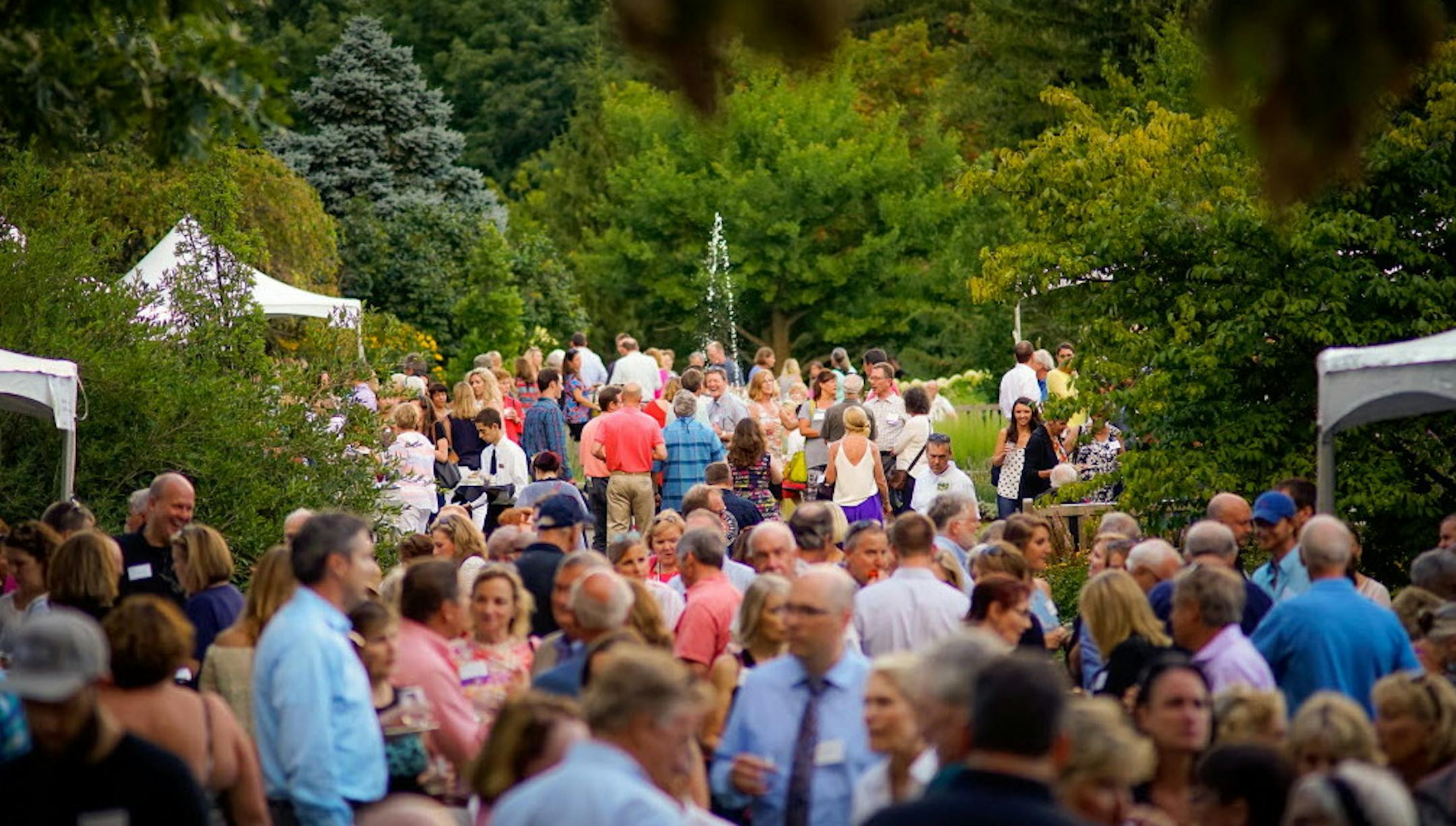 Last year's Taste & Toast fundraiser brought crowds to the Minnesota Landscape Arboretum.