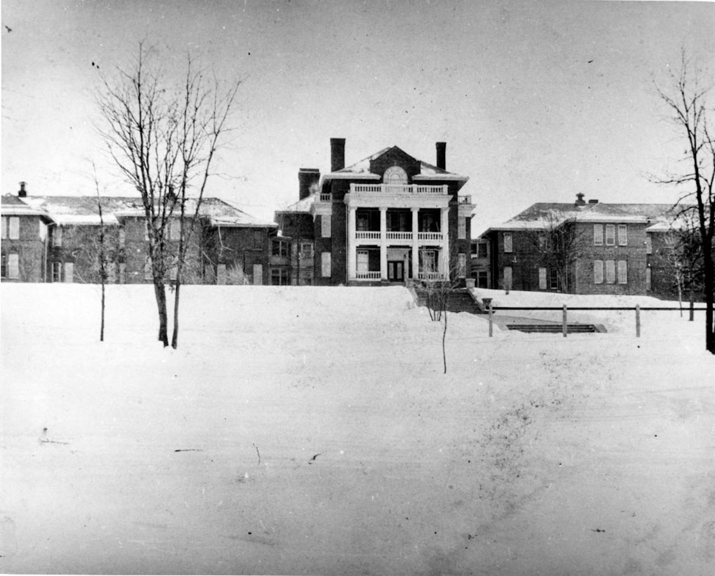 Courtesy of Dakota County Historical Society This photo of the Hastings State Hospital was taken in 1905.