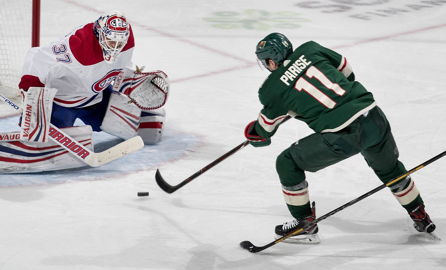 Zach Parise (11) shot the puck past Montreal goalie Antti Niemi for a goal in the third period. ] CARLOS GONZALEZ &#xef; cgonzalez@startribune.com &#xf1; December 11, 2018, St. Paul, MN &#xf1; Xcel Energy Center, NHL, Hockey, Minnesota Wild vs. Montreal Canadiens