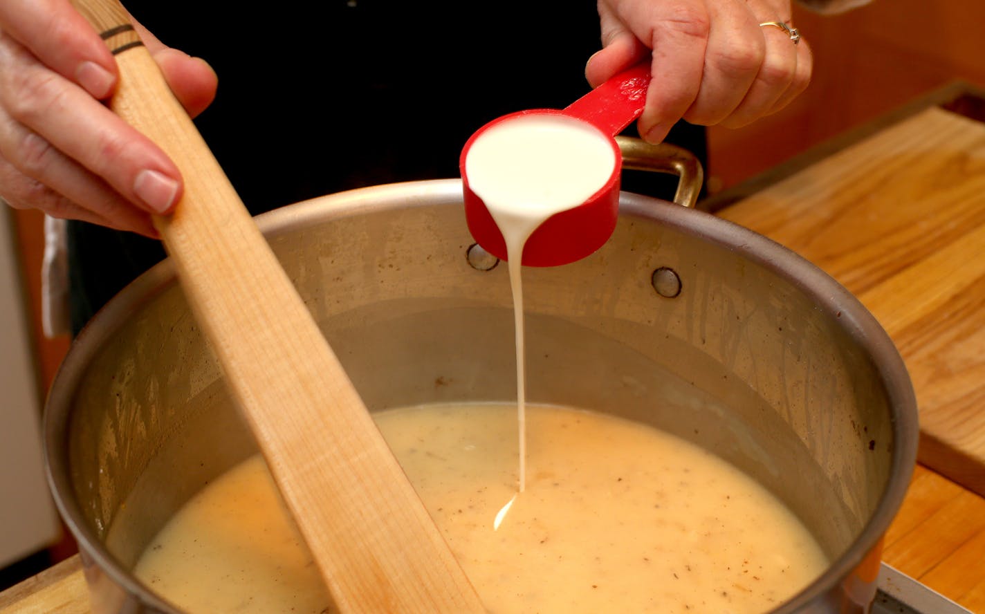 Turkey pot pie. Minneapolis, MN on October 31, 2013. ] JOELKOYAMA&#x201a;&#xc4;&#xa2;joel koyama@startribune