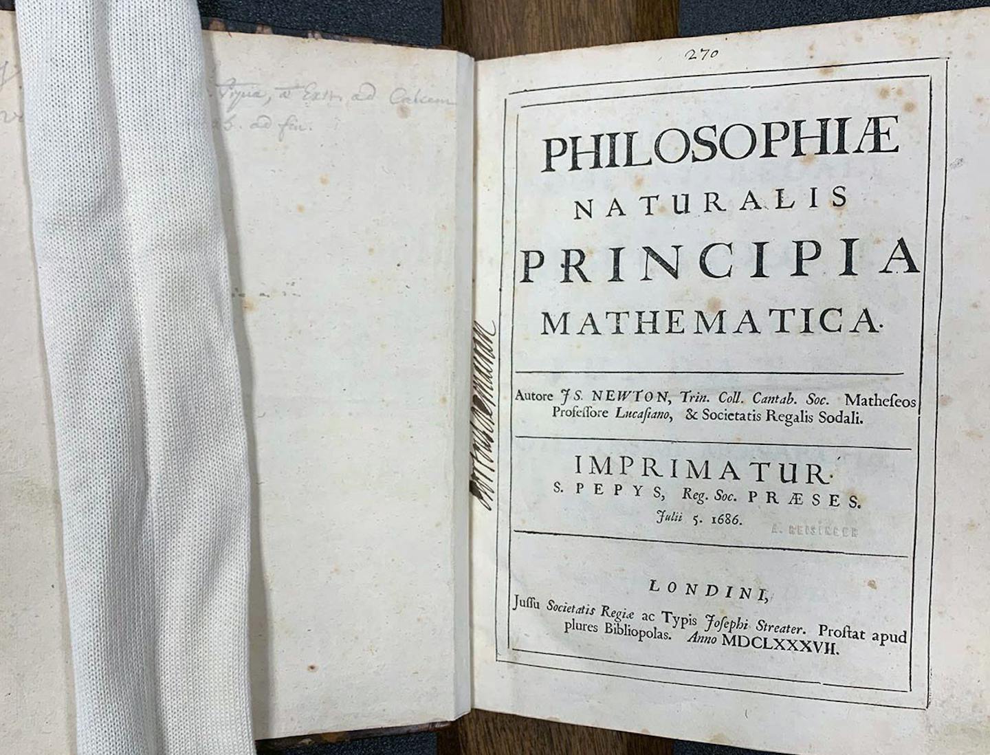 Isaac Newton's "Philosophiae Naturalis Principia Mathematica" was thought to have had a limited first distribution. Two scholars are challenging that.