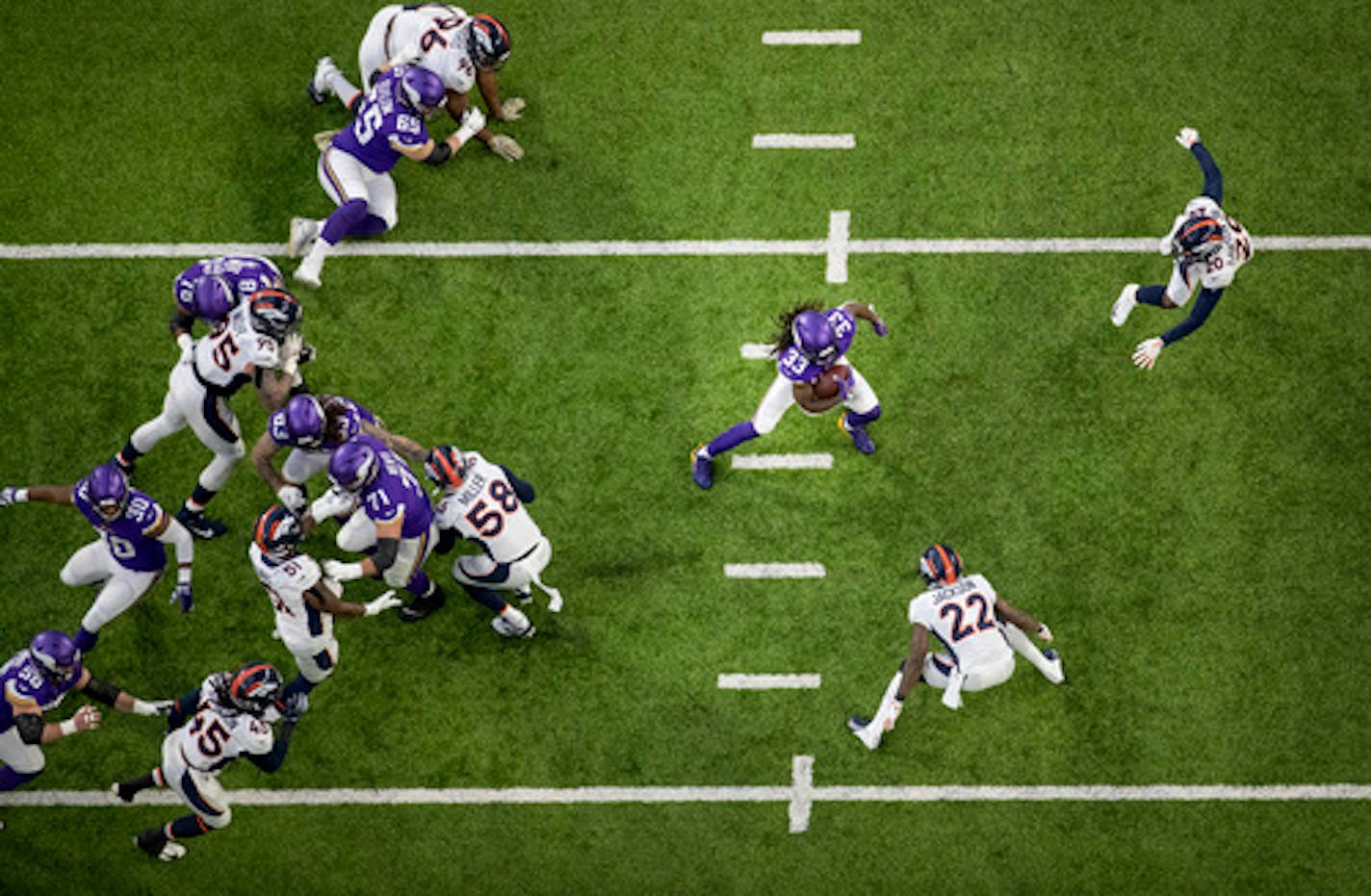 Minnesota Vikings running back Dalvin Cook (33) during a first quarter run.