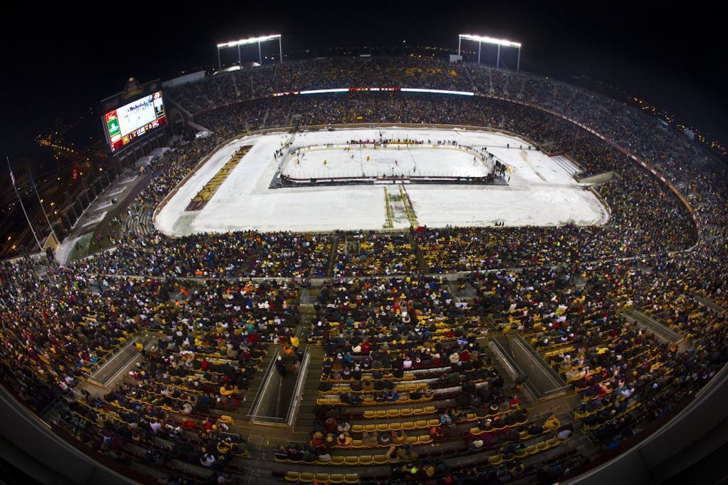 The Minnesota Gophers men's hockey vs. Ohio State Hockey City Classic game outdoors at TCF Bank Stadium on Friday, January 17, 2014.