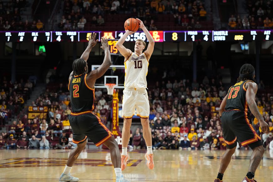 Gophers senior Cade Tyson (10) shoots over Southern California defender Ezra Ausar (2) on Friday, Jan. 9, 2026, at Williams Arena. (Gophers athletics)