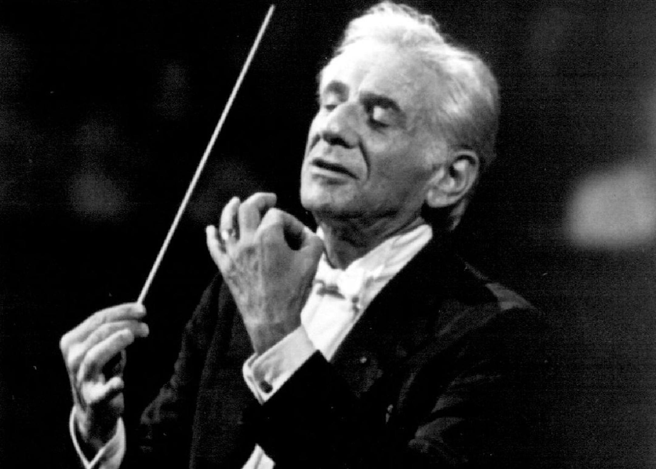 BERNSTEIN ON BRAHMS - Leonard Bernstein conducts the Vienna Philharmonic in Brahms' Second Symphony Friday, April 17, 9:00 p.m. (ET) on GREAT PERFORMANCES. (Check local listings.) Presented on public television by WNET/New York, BERNSTEIN ON BRAHMS: SYMPHONY NO. 2 continues Bernstein's ongoing cycle of Brahms' orchestral works, which began on GREAT PERFORMANCES last year. The one-hour special was filmed in the historic "Golden Hall" of Vienna's Musikverein. ORG XMIT: MIN2017012320043515