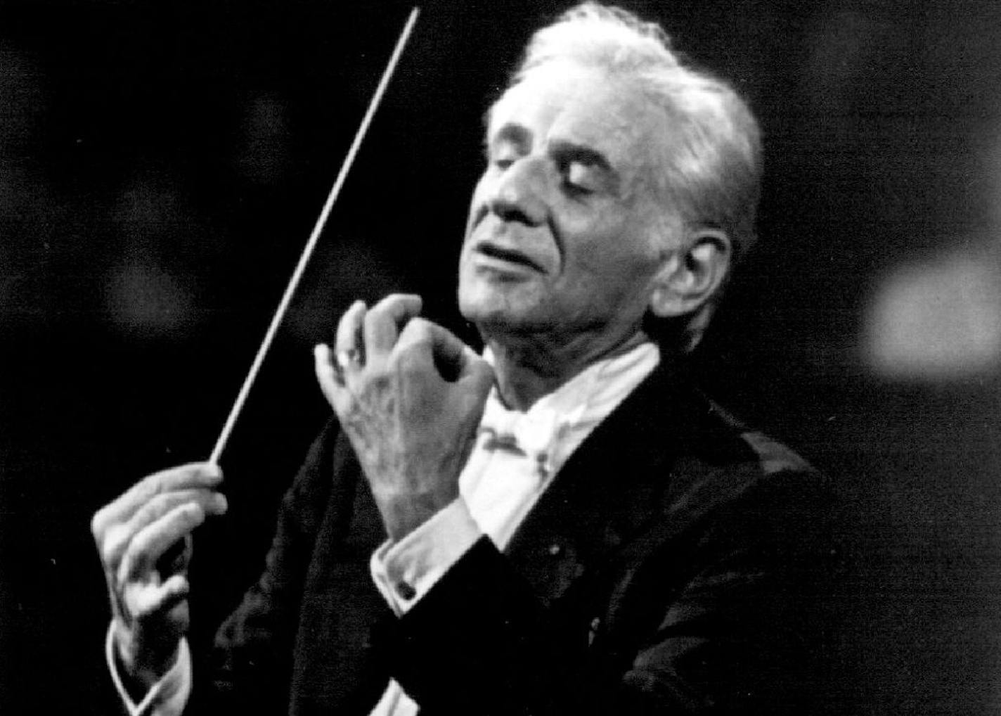 BERNSTEIN ON BRAHMS - Leonard Bernstein conducts the Vienna Philharmonic in Brahms' Second Symphony Friday, April 17, 9:00 p.m. (ET) on GREAT PERFORMANCES. (Check local listings.) Presented on public television by WNET/New York, BERNSTEIN ON BRAHMS: SYMPHONY NO. 2 continues Bernstein's ongoing cycle of Brahms' orchestral works, which began on GREAT PERFORMANCES last year. The one-hour special was filmed in the historic "Golden Hall" of Vienna's Musikverein. ORG XMIT: MIN2017012320043515