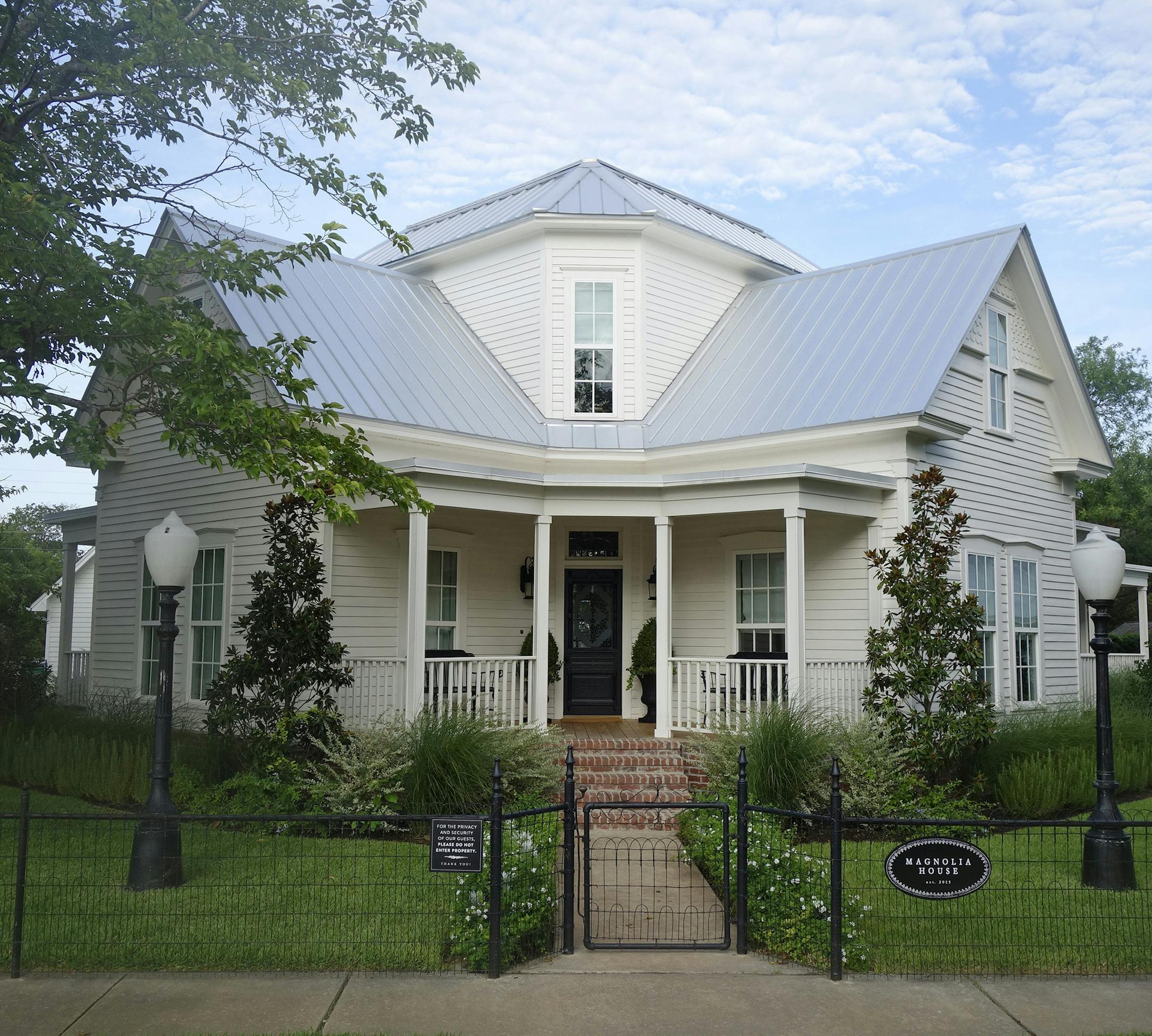 A front view of Magnolia House in McGregor, Texas. (Ross Hailey/Fort Worth Star-Telegram/TNS) ORG XMIT: 1191758
