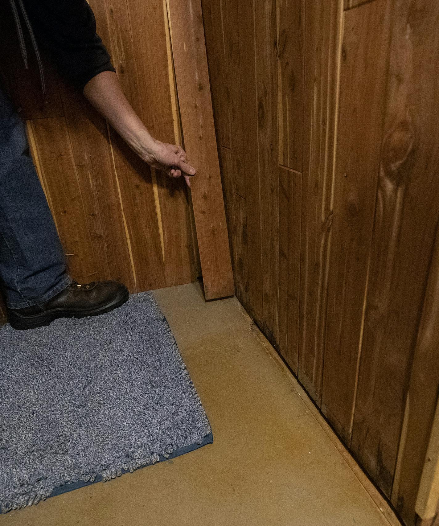 A portrait of Darrin Lundeen in his bathroom basement that flooded last year when his solar installer failed to properly connect the system and is sump pump failed to work Thursday March 5, 2020 in New Hope.] Jerry Holt &#x2022;Jerry.Holt@startribune.com In response to the failure of Able Energy, state lawmakers are moving forward with legislation that would allow customers that get stiffed by solar contractors to obtain reimbursement from Minnesota's contractor recovery fund Thursday March 5, 2