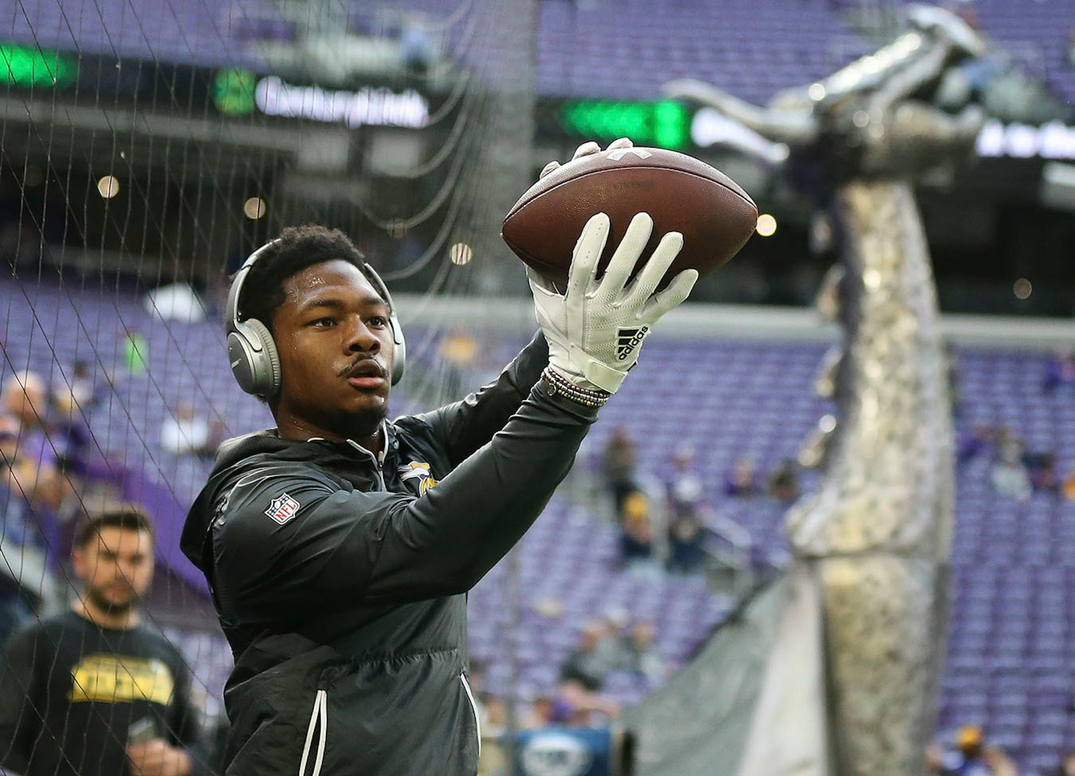 Minnesota Vikings wide receiver Stefon Diggs (14) warmed up at U.S. Bank Stadium Sunday November 19, 2017 in Minneapolis, MN.