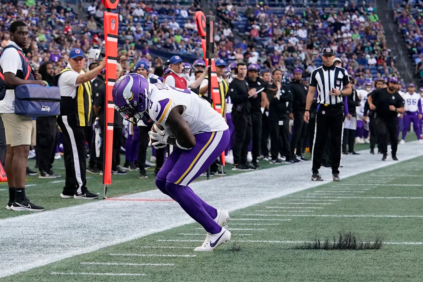 Vikings receiver Jalen Reagor caught a pass against the Seahawks during the first half Thursday