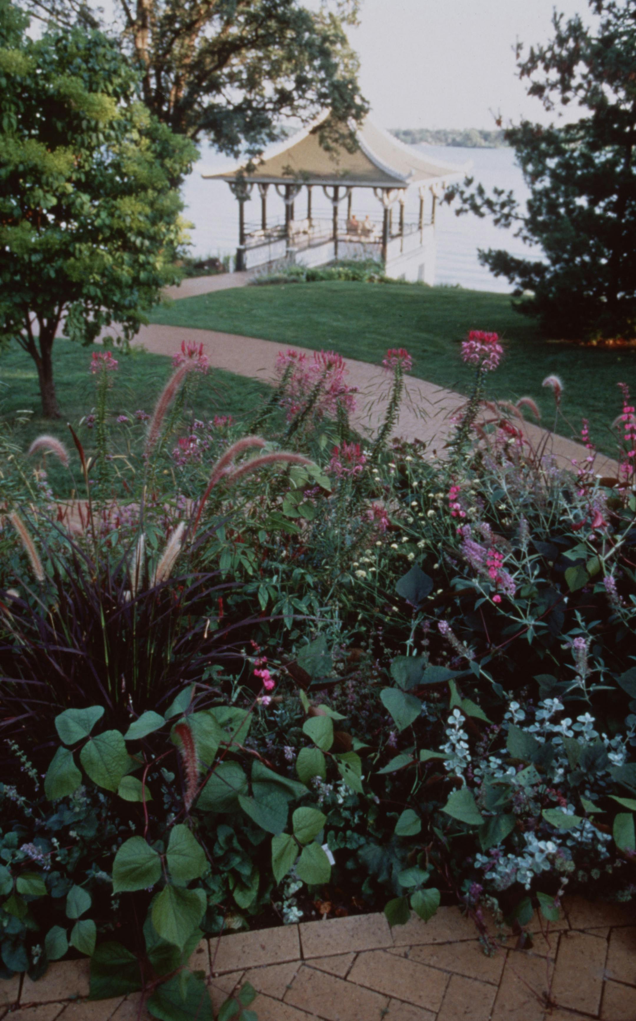 noerenberg gardens ORG XMIT: MIN2013071509010001