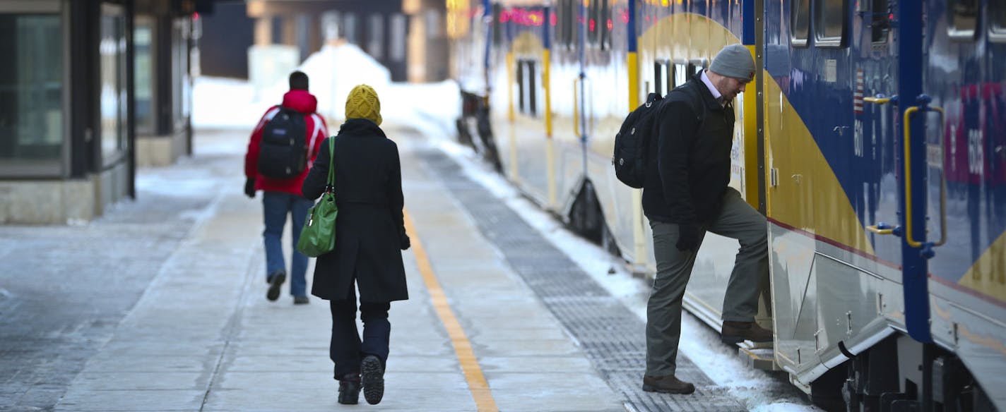 Commuters boarded the NorthStar train in Minneapolis, Minn., on Thursday, February 6, 2014. Many commuters are frustrated with regular delays on their NorthStar commuter trains. ] (RENEE JONES SCHNEIDER reneejones@startribune.com)