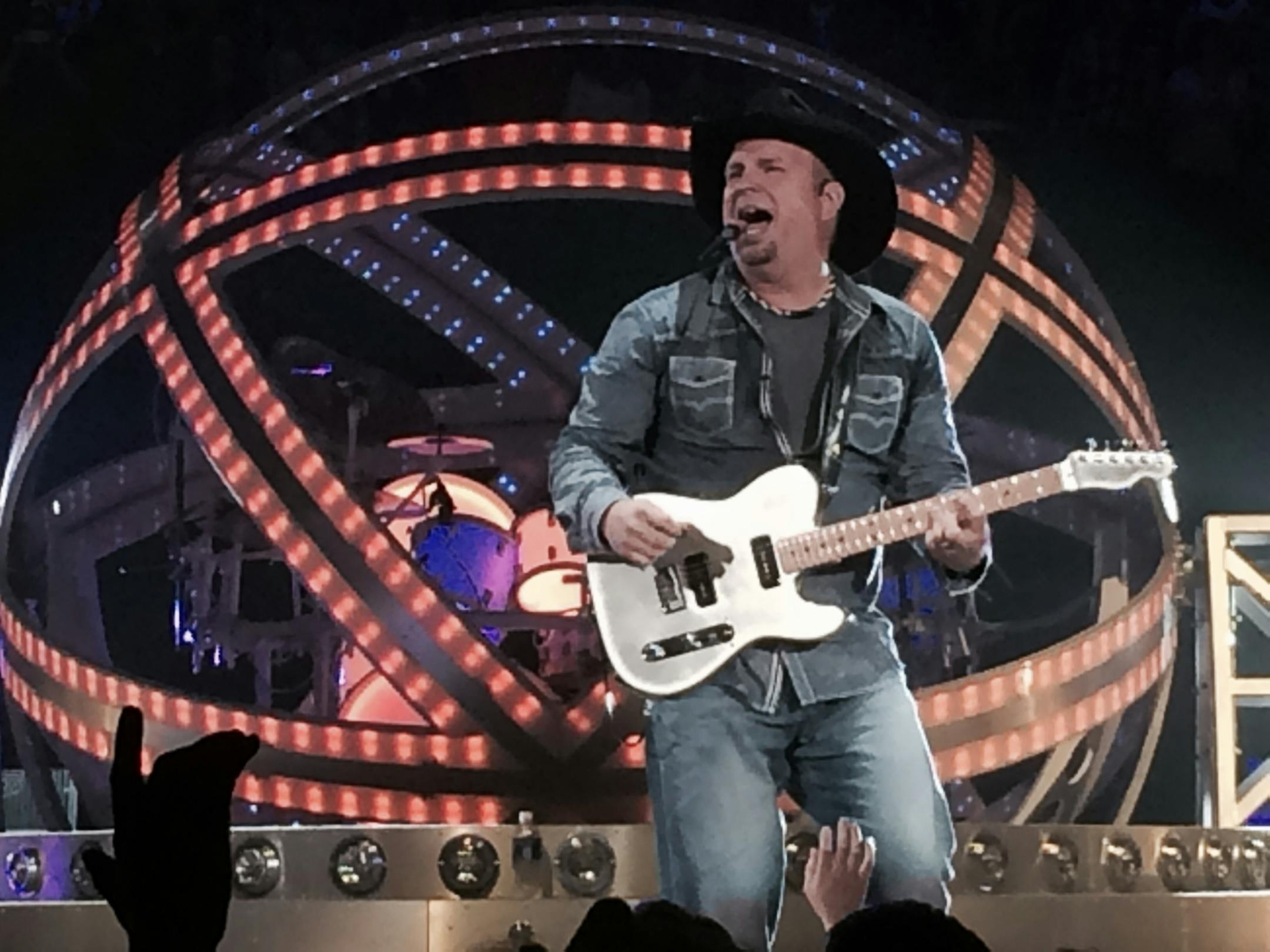 Garth Brooks at Target Center Saturday evening, 11/15/14, Minnenapolis MN. PHOTO: Jon Bream - Star Tribune