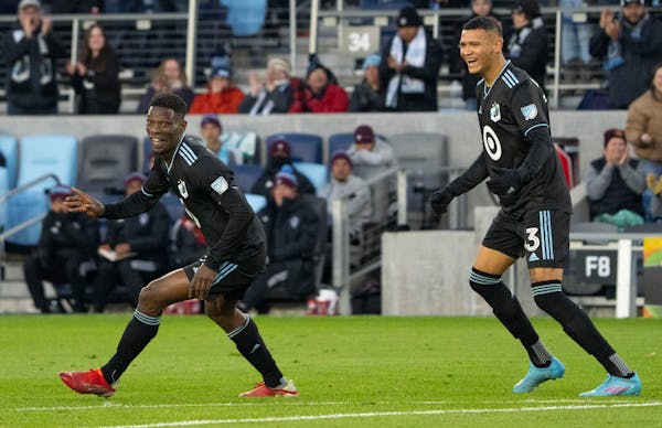 Kervin Arriaga, right, has recovered from the injury that kept him out of the past few Minnesota United games and is available for selection against N