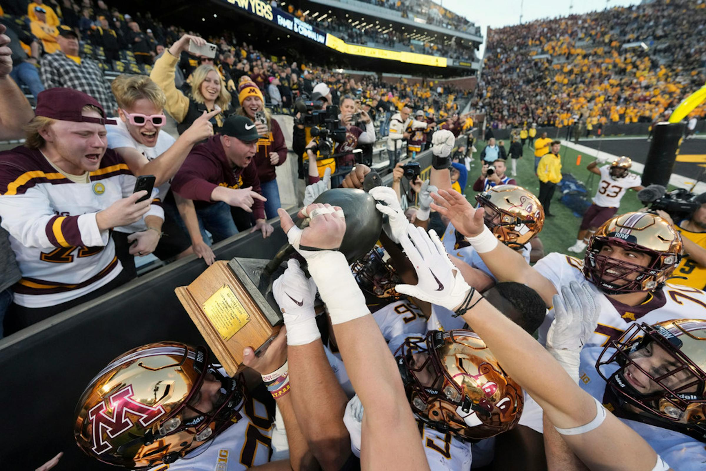 The rivalry between Minnesota and Iowa will be decided in the trenches