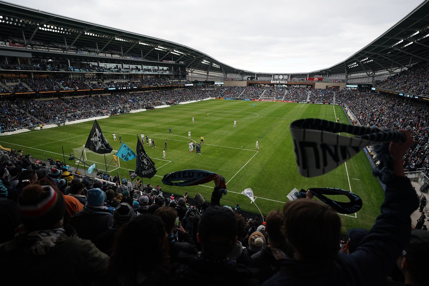 Minnesota United waved their scarves as Loons tried unsuccessfully for the game winning goal in the second half. ] ANTHONY SOUFFLE • anthony.souffle@startribune.com