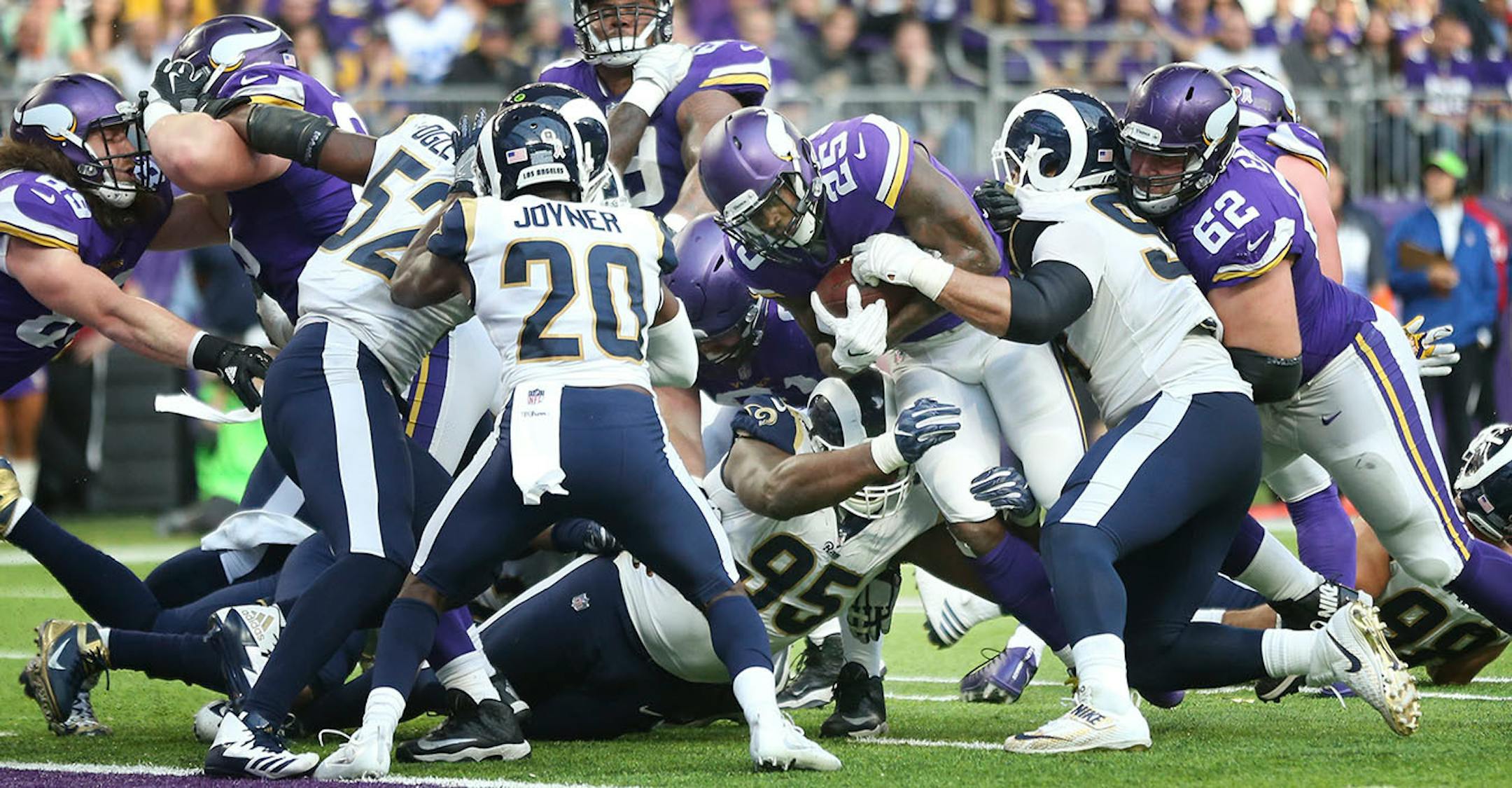 Minnesota Vikings running back Latavius Murray (25) scored on a three yard run in the fourth quarter at U.S. Bank Stadium Sunday November 19, 2017 in Minneapolis, MN.