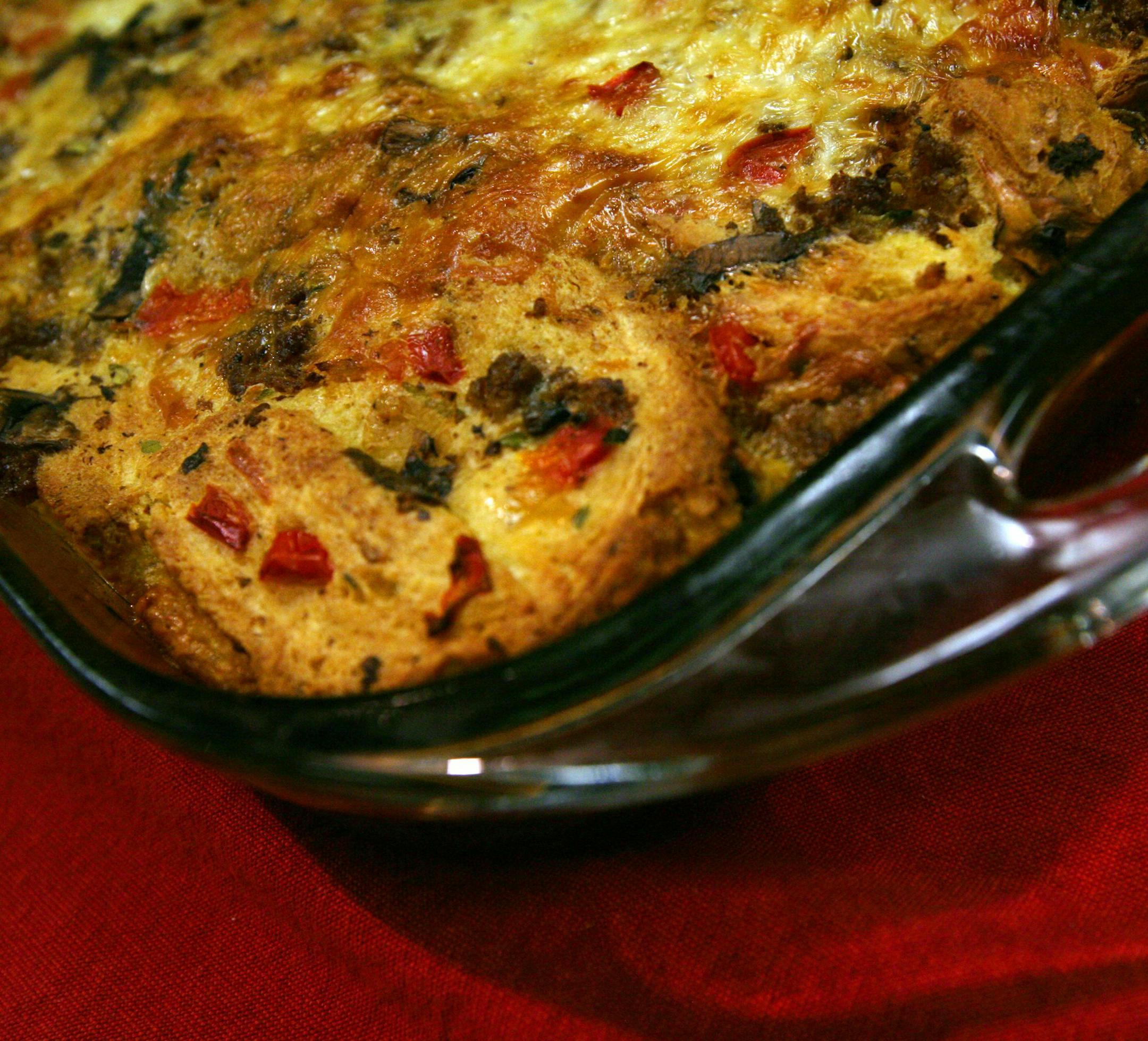Sausage strata fresh out of the oven in the Detroit Free Press Test Kitchen. (Susan Tusa/Detroit Free Press/TNS) ORG XMIT: 1162115