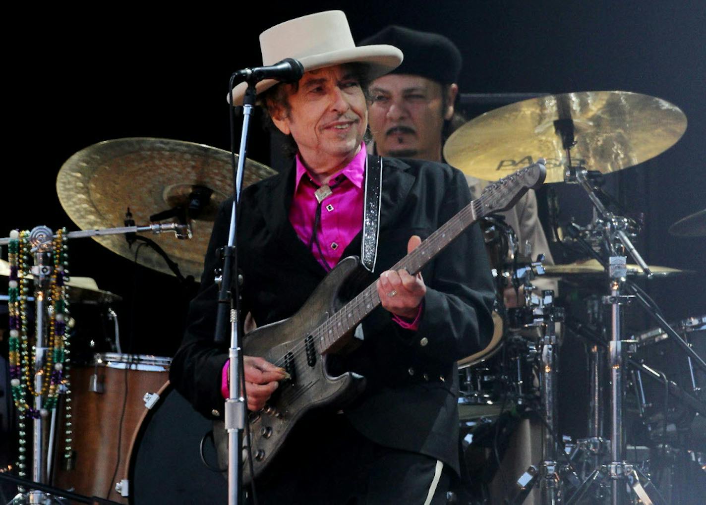 File photo dated 3/7/2010 of American singer Bob Dylan, who has been hailed as "a great poet in the English-speaking tradition" following his surprise win of the Nobel Prize in Literature. (Gareth Fuller/PA Wire/Zuma Press/TNS) ORG XMIT: 1191577 ORG XMIT: MIN1610130915080018