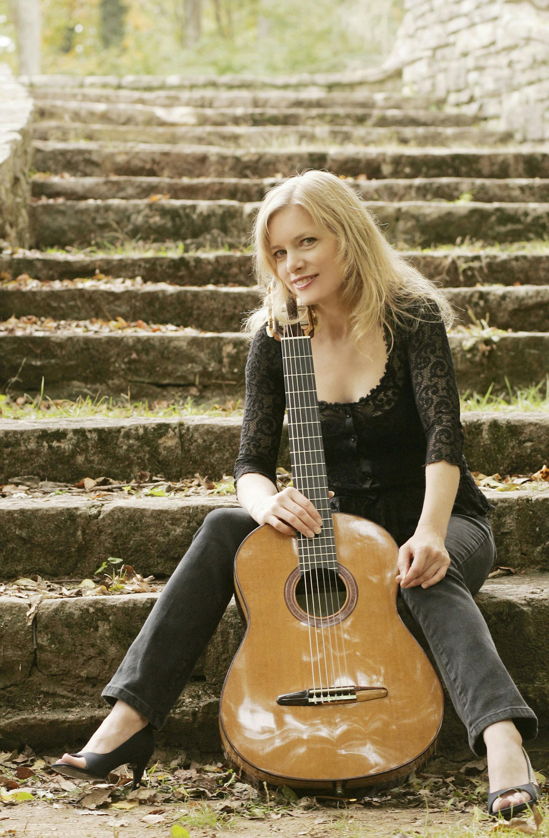 Photo by Rusty Russell Musician Muriel Anderson