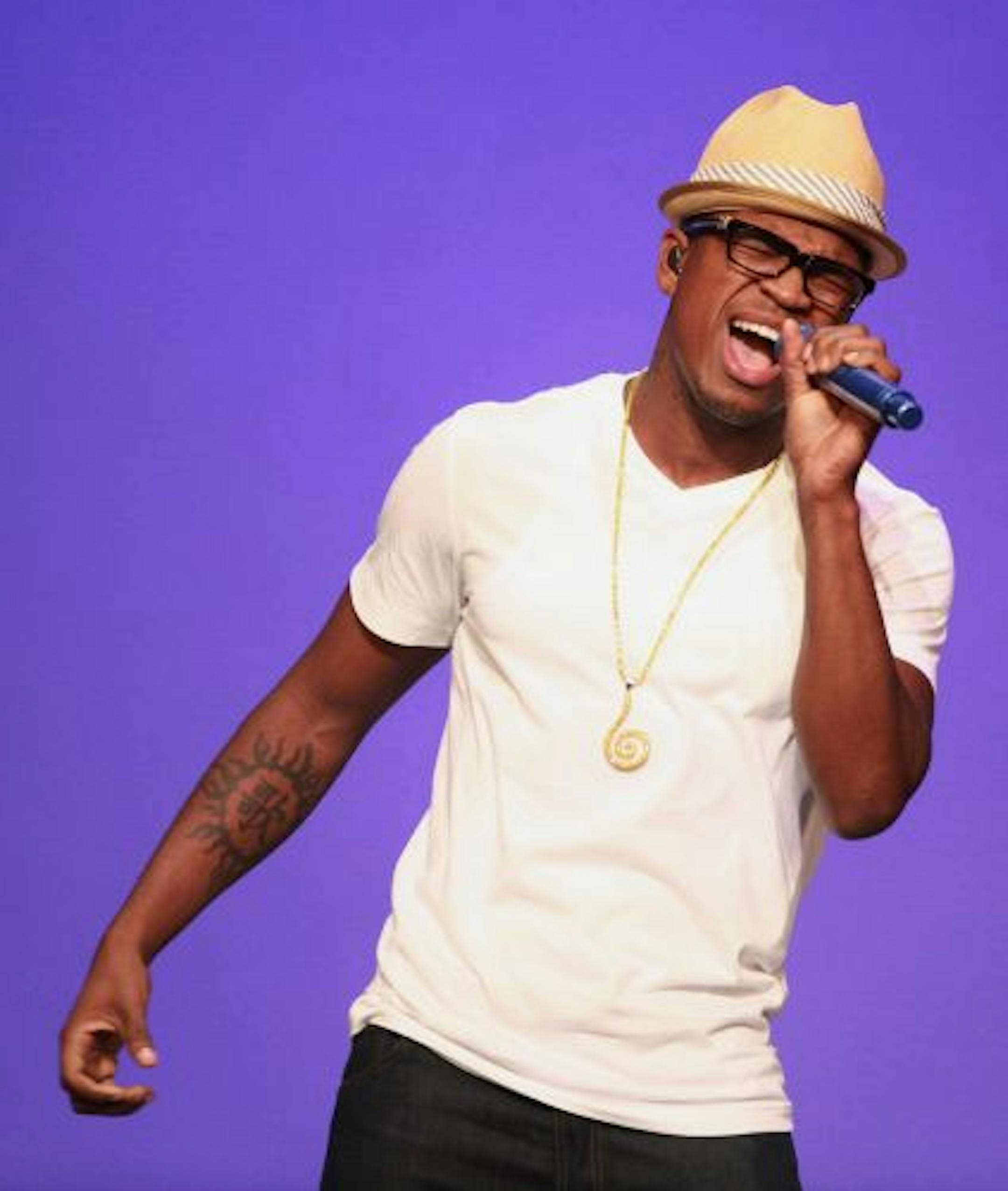 TOM WALLACE � twallace2@startribune.com Assign#00008885C Slug: glamorama0815 August14, 2009 Grammy Award winner Ne-Yo danced and sang his way into the hearts of the sponsored filled rehearsal Friday afternoon. He was part of the Glamorama fund raising fashion Gala sponsored by Macy�s and many other at the Orphem Theatre Friday night.