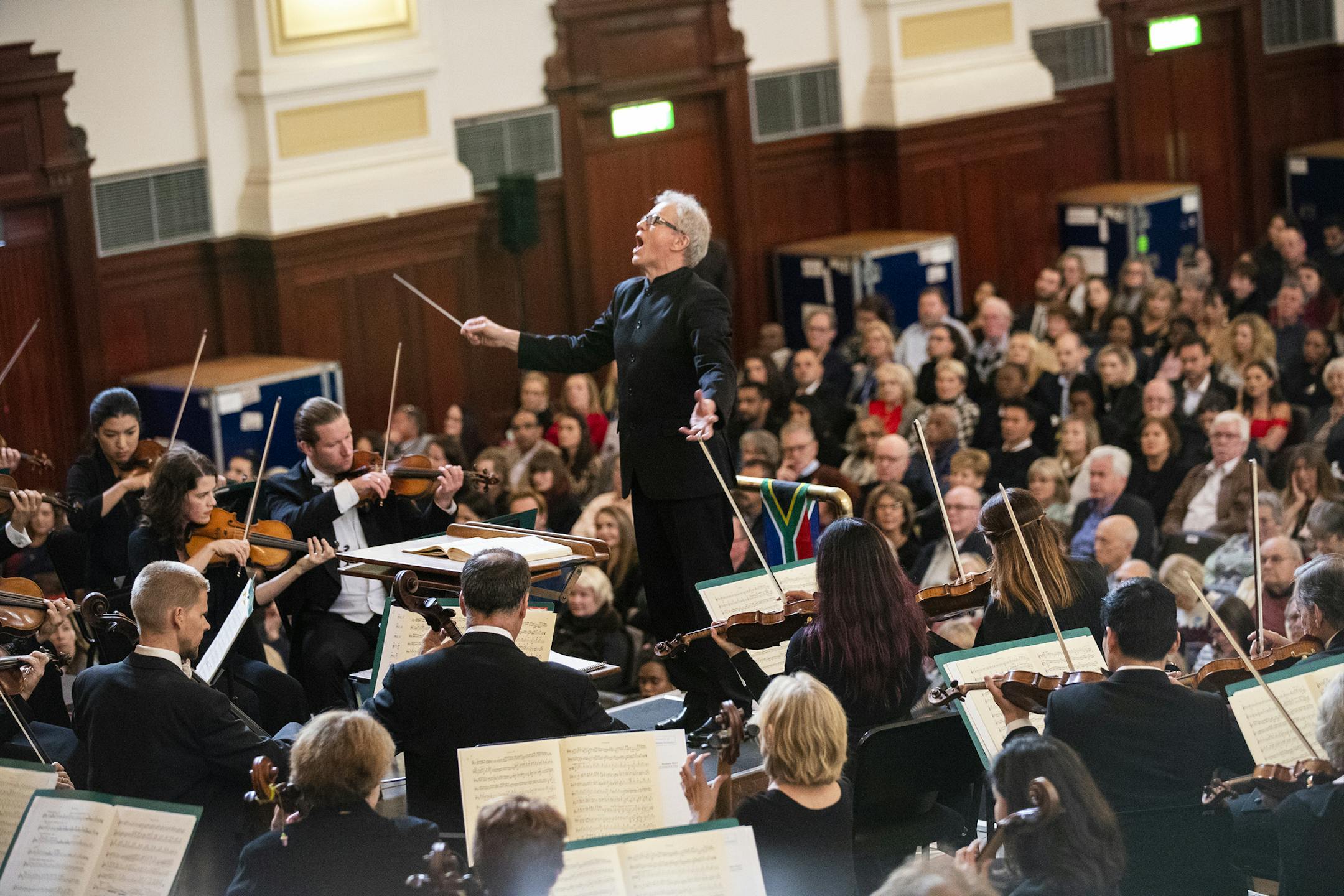 Minnesota Orchestra music director Osmo Vänskä conducts during the concert. ] LEILA NAVIDI • leila.navidi@startribune.com BACKGROUND INFORMATION: The Minnesota Orchestra performs a concert at City Hall in Johannesburg on Saturday, August 18, 2018.